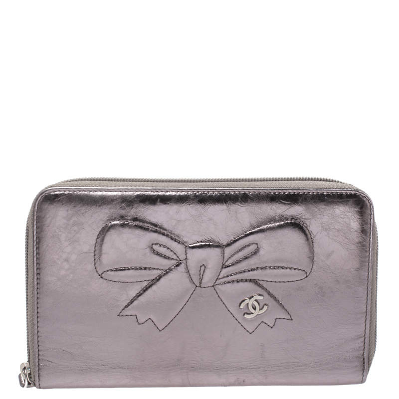 Chanel Metallic Silver Bow Embossed Crinkled Leather Zip Around Wallet Organizer