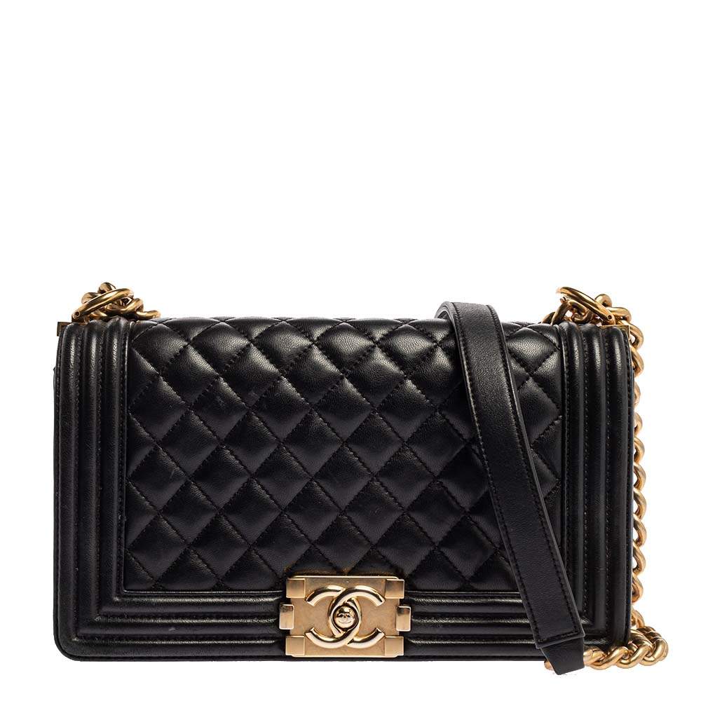 مملوكة مسبقًا Chanel Black Quilted Leather Medium Boy Flap Bag
