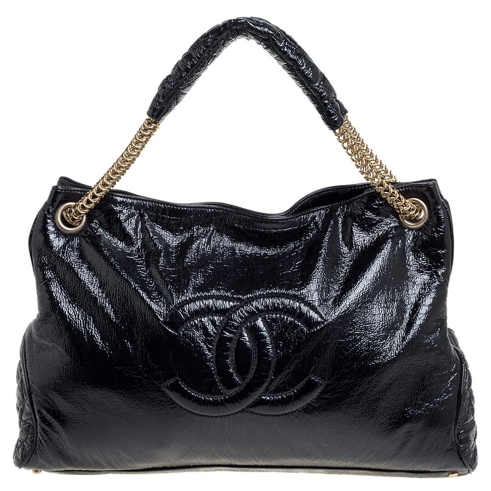 Pre Owned Chanel Black Crinkled Soft Patent Leather CC Chain Hobo 