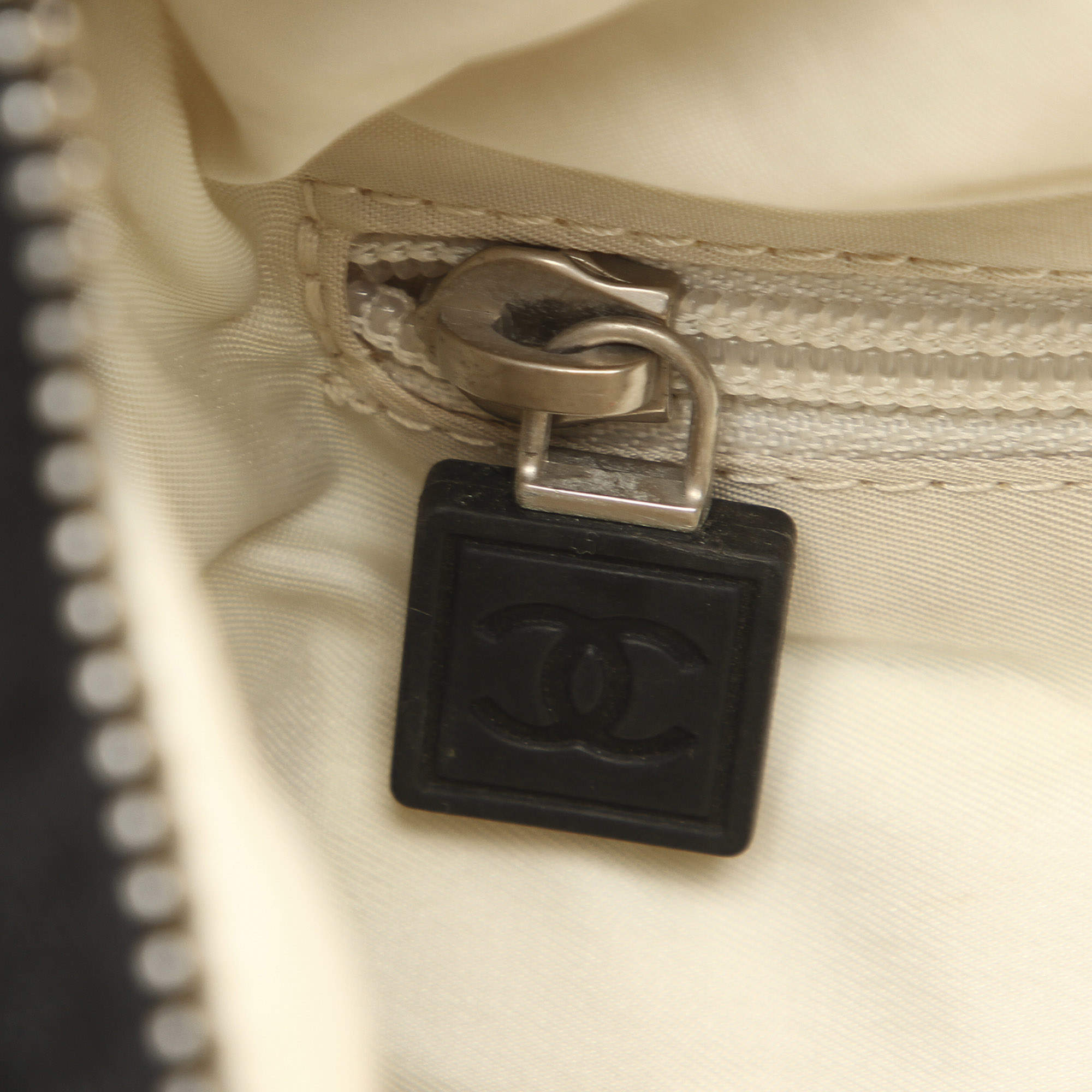 chanel ykk zipper