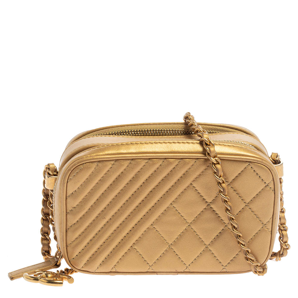 مملوكة مسبقًا Chanel Gold Quilted Leather Coco Boy Camera Case Bag