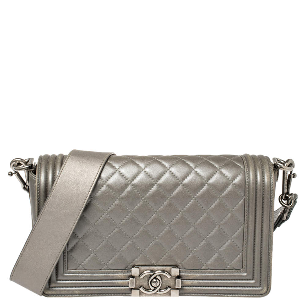 Pre Owned حقيبة شانيل بوي جلد رصاصي مبطن وحواف جلد رقيطة بقلاب