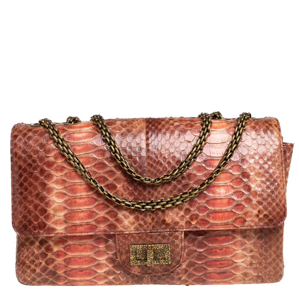 مملوكة مسبقًا Chanel Ombre Red Python 2.55 Reissue Classic 226 Flap Bag