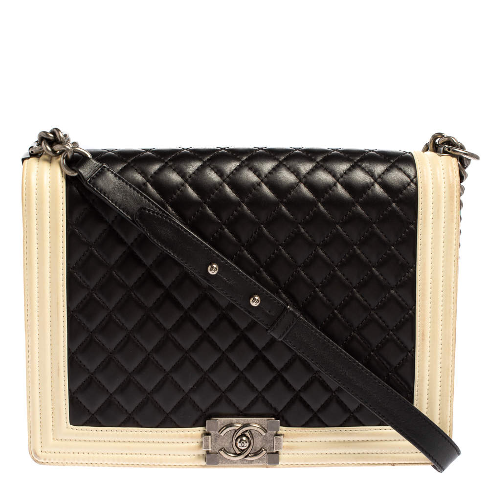مملوكة مسبقًا Chanel Beige/Black Quilted Leather Large Boy Flap Bag
