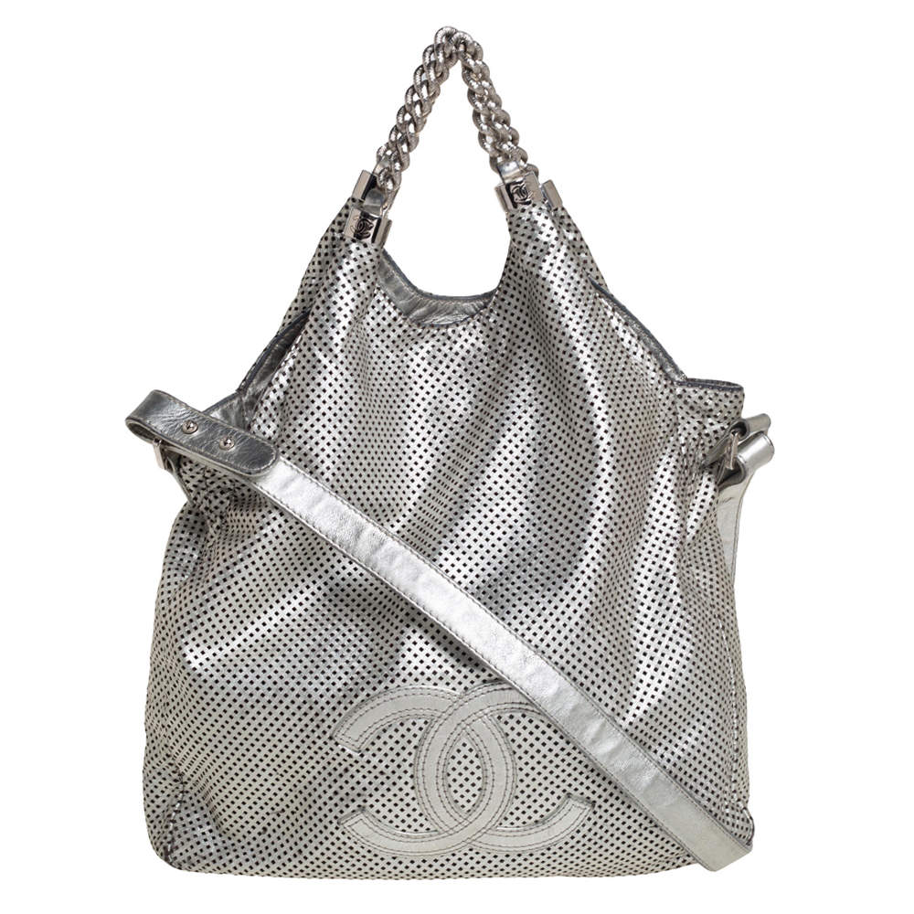 Pre Owned Chanel Silver Leather Perforated Rodeo Drive Grand Shopping Hobo