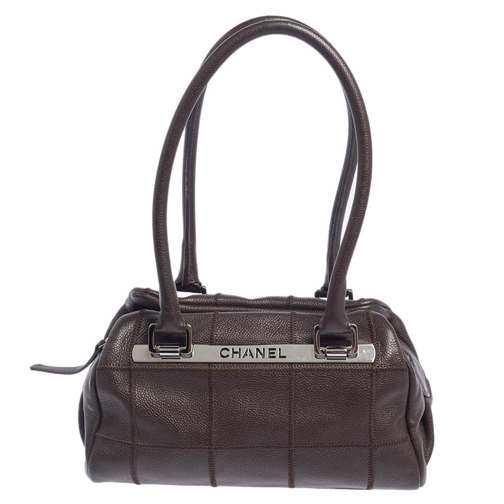 Pre Owned حقيبة شانيل باولر لاكس من الجلد الكافيار المبطن مربعة الشكل باللون البني الغامق 