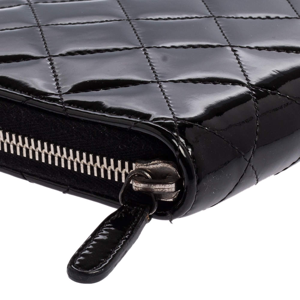Chanel Black Quilted Patent Large Zippy Wallet Organizer 2CCS82K