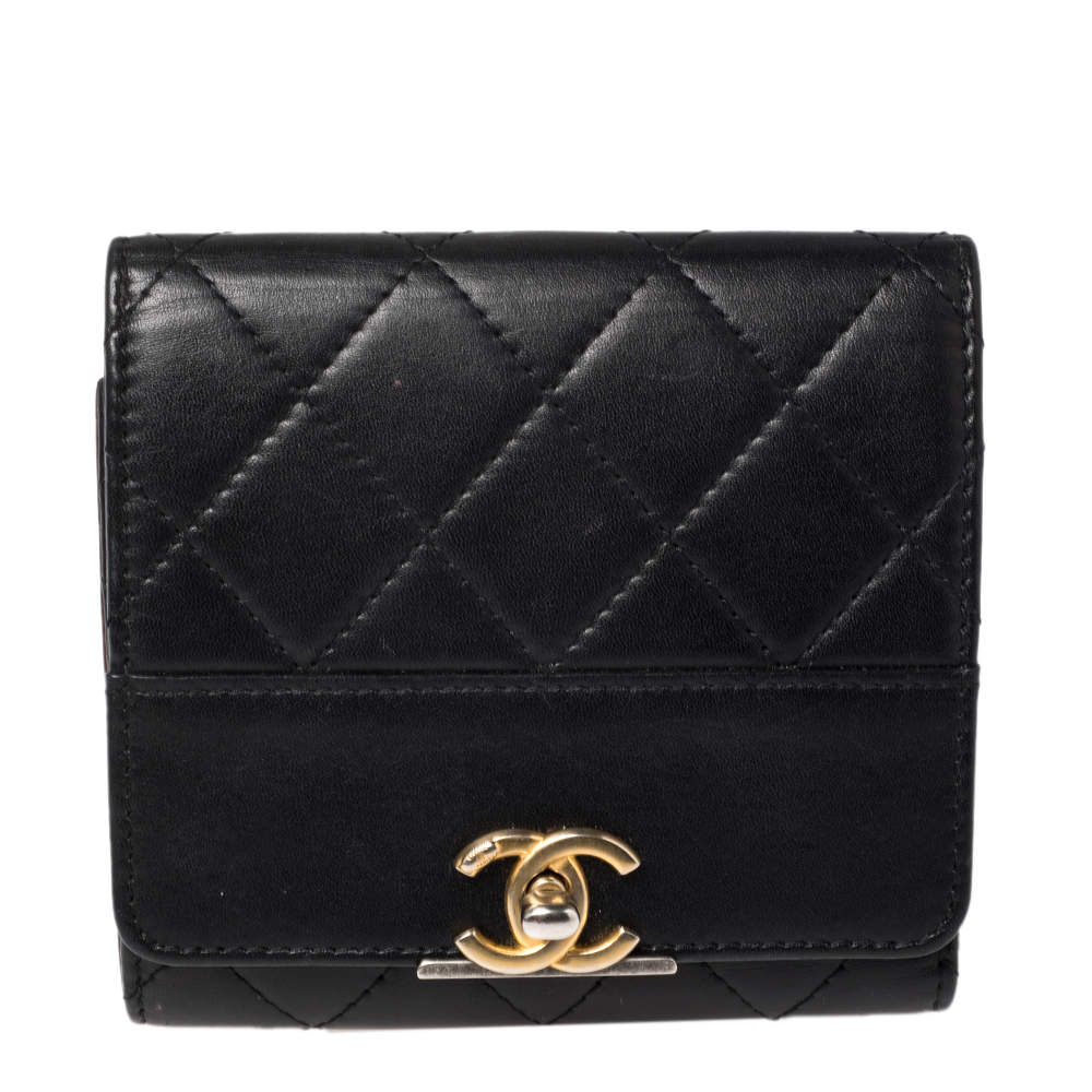 Pre Owned Chanel Black Quilted Leather CC Trifold Wallet