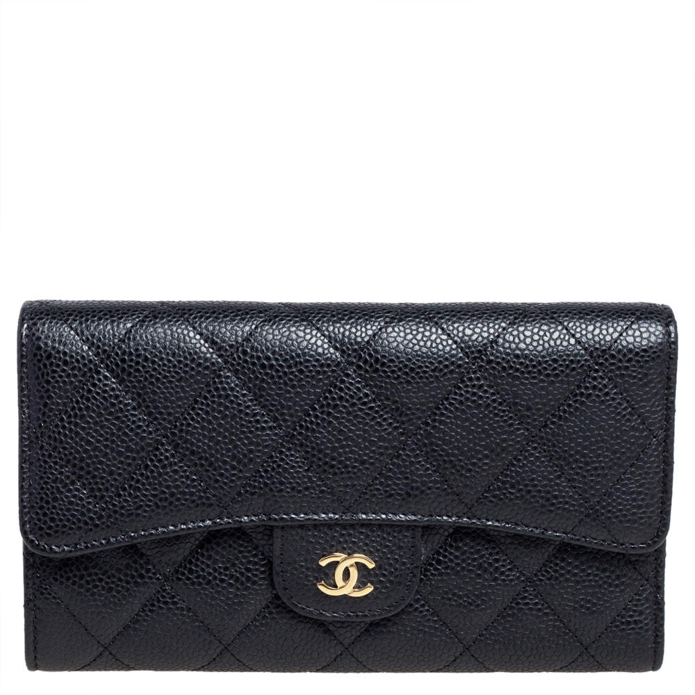 مملوكة مسبقًا Chanel Black Quilted Caviar Leather Classic Flap Wallet