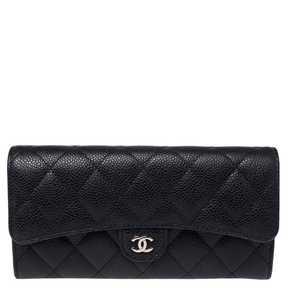 مملوكة مسبقًا Chanel Black Quilted Caviar Leather Classic Flap Wallet