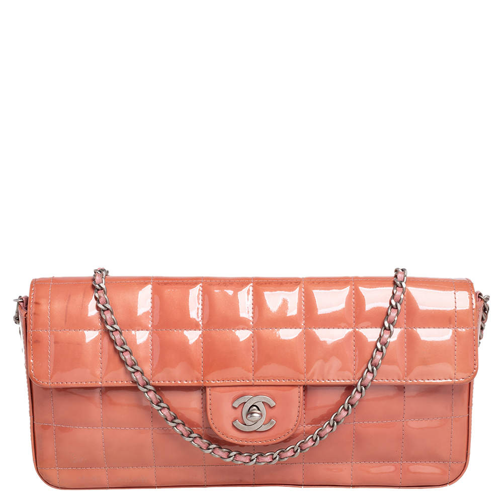 مملوكة مسبقًا Chanel Brown Chocolate Bar Quilted Patent Leather East West Flap Bag