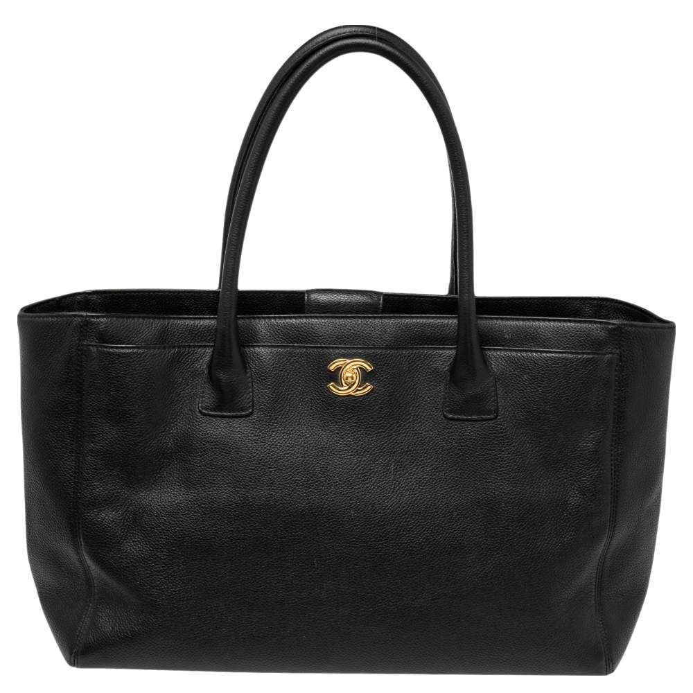 Pre Owned حقيبة يد توتس شانيل شوبر سيرف جلد أسود