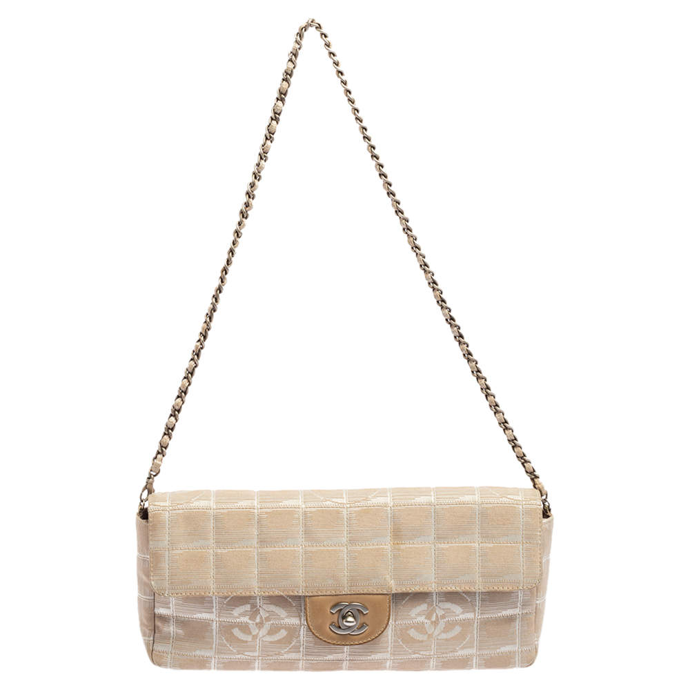 مملوكة مسبقًا حقيبة شانيل فينتدج ترافيل ليغن إيست/ويست كانفاس بيج بقلاب 