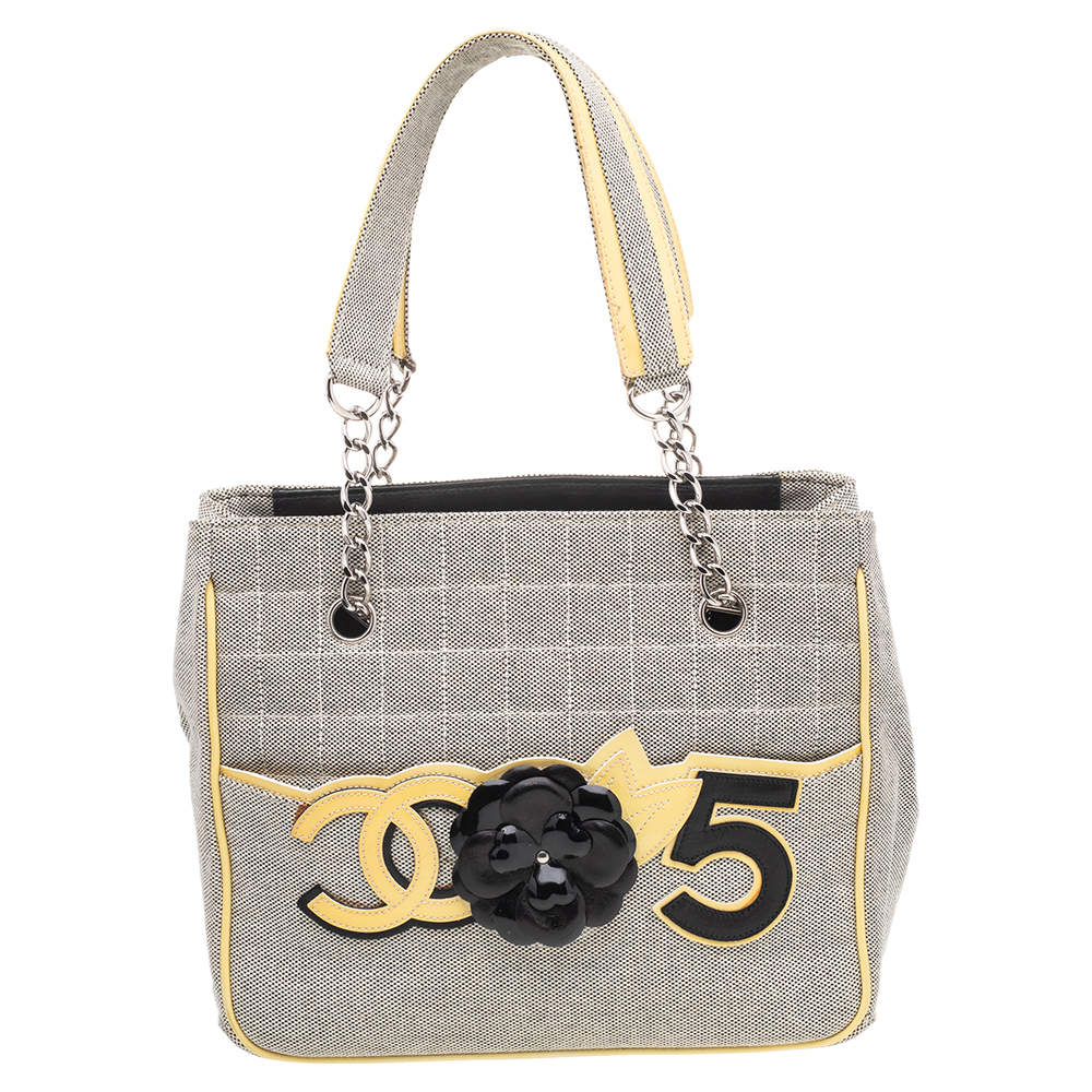 Pre Owned Chanel White/Black Canvas and Patent Leather Camellia No.5 Tote