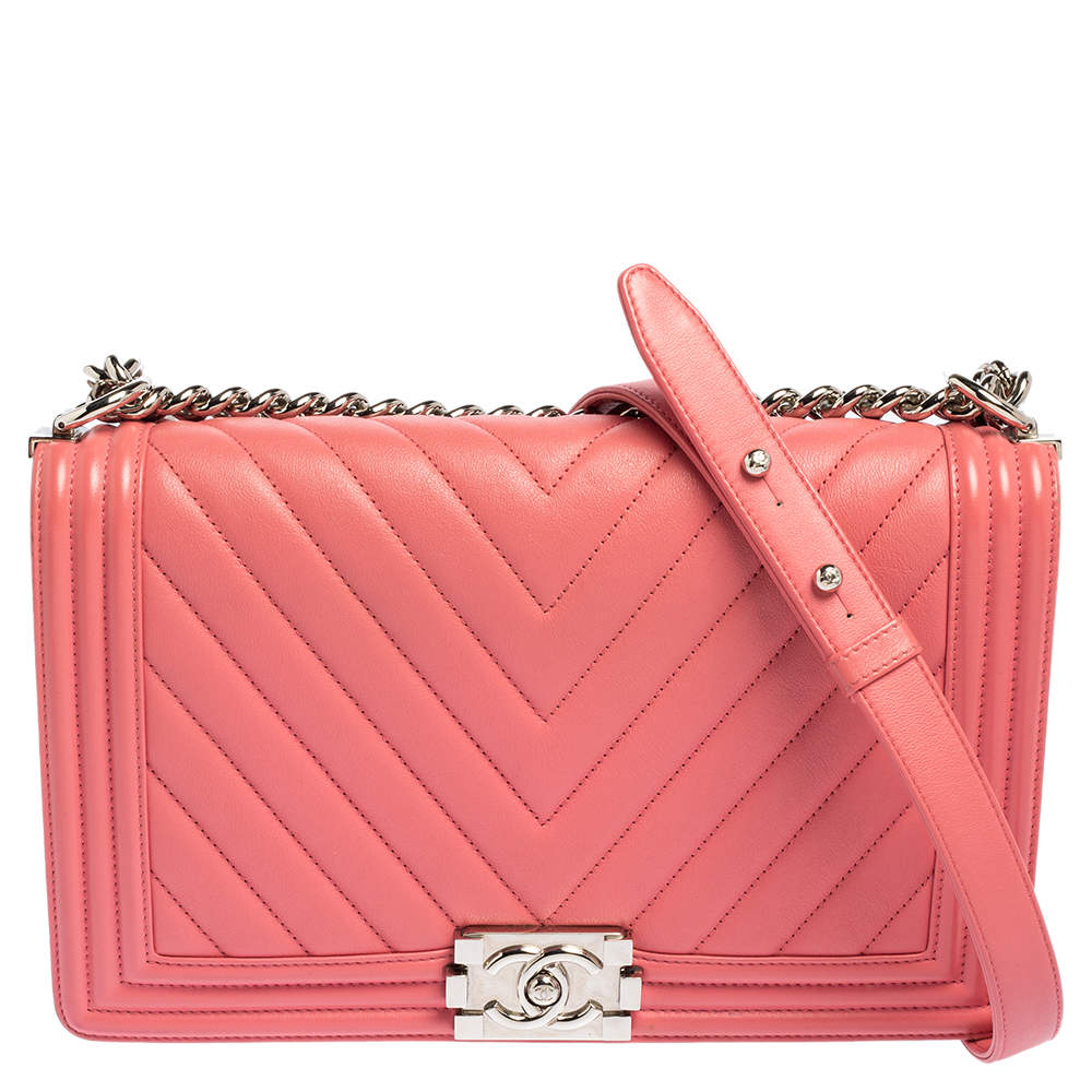Pre Owned Chanel Pink Chevron Leather New Medium Boy Flap Bag