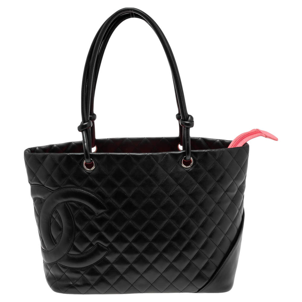 مملوكة مسبقًا حقيبة يد شانيل كامبون كبيرة جلد مبطن أسود