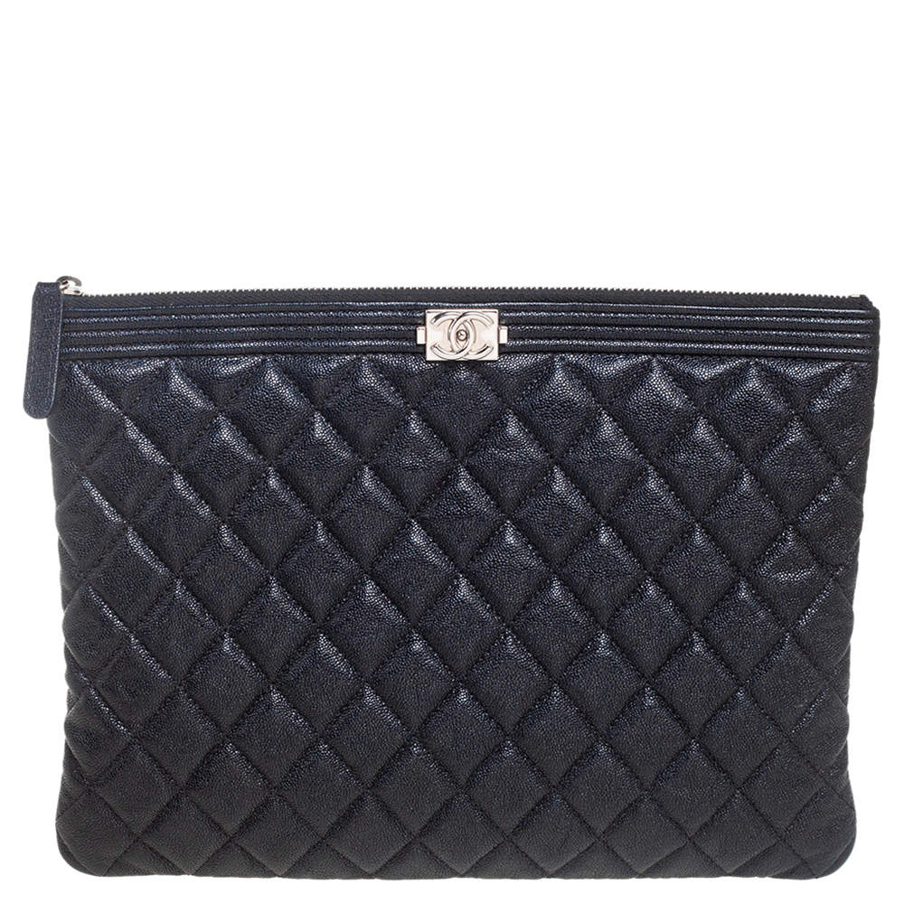 مملوكة مسبقًا Chanel Black Quilted Caviar Leather Boy Large O-Case Zip Pouch