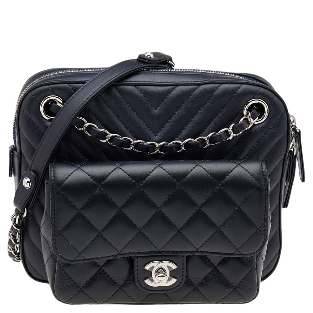 Pre Owned Chanel Navy Blue/Black Quilted And Chevron Leather Metiers d'art Camera Case Bag
