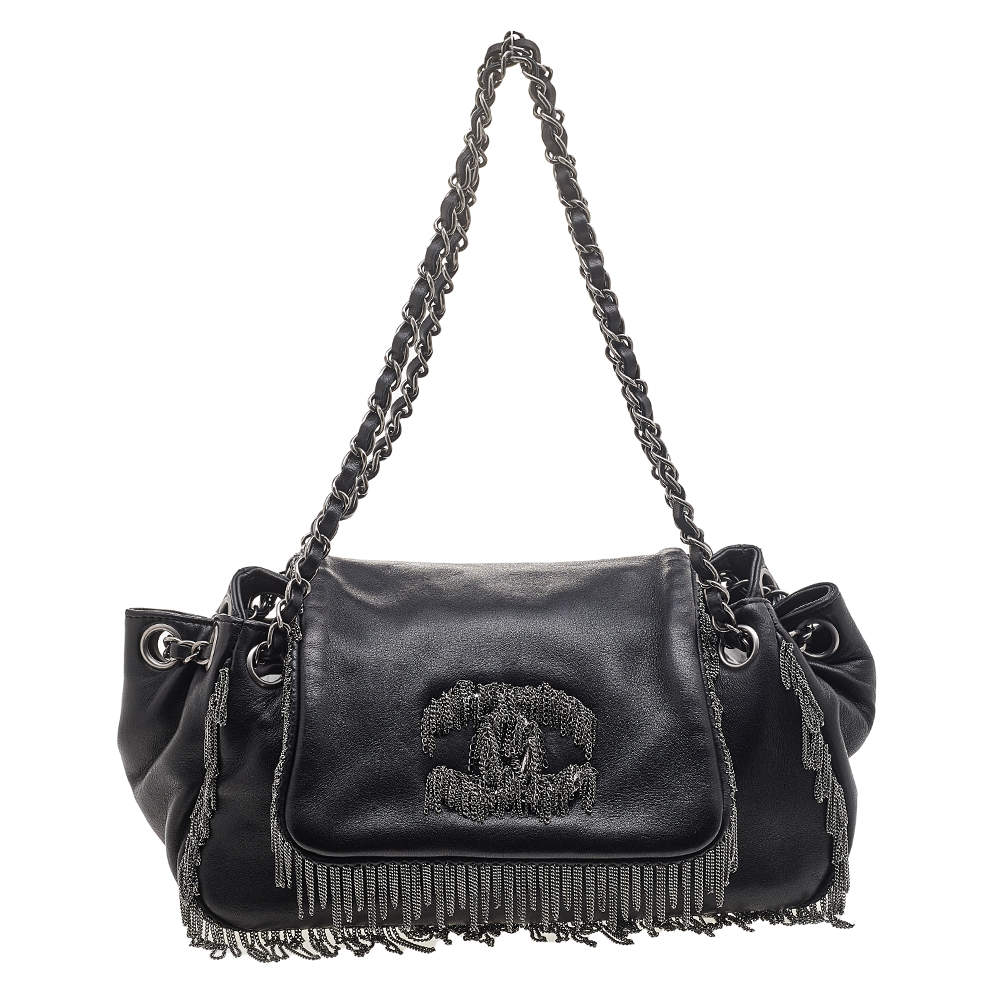 مملوكة مسبقًا Chanel Black Leather Chain Fringe Shoulder Bag