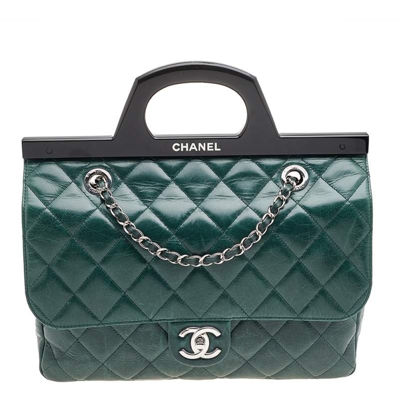 Pre Owned Chanel Green Quilted Crinkled Leather CC Delivery Bag