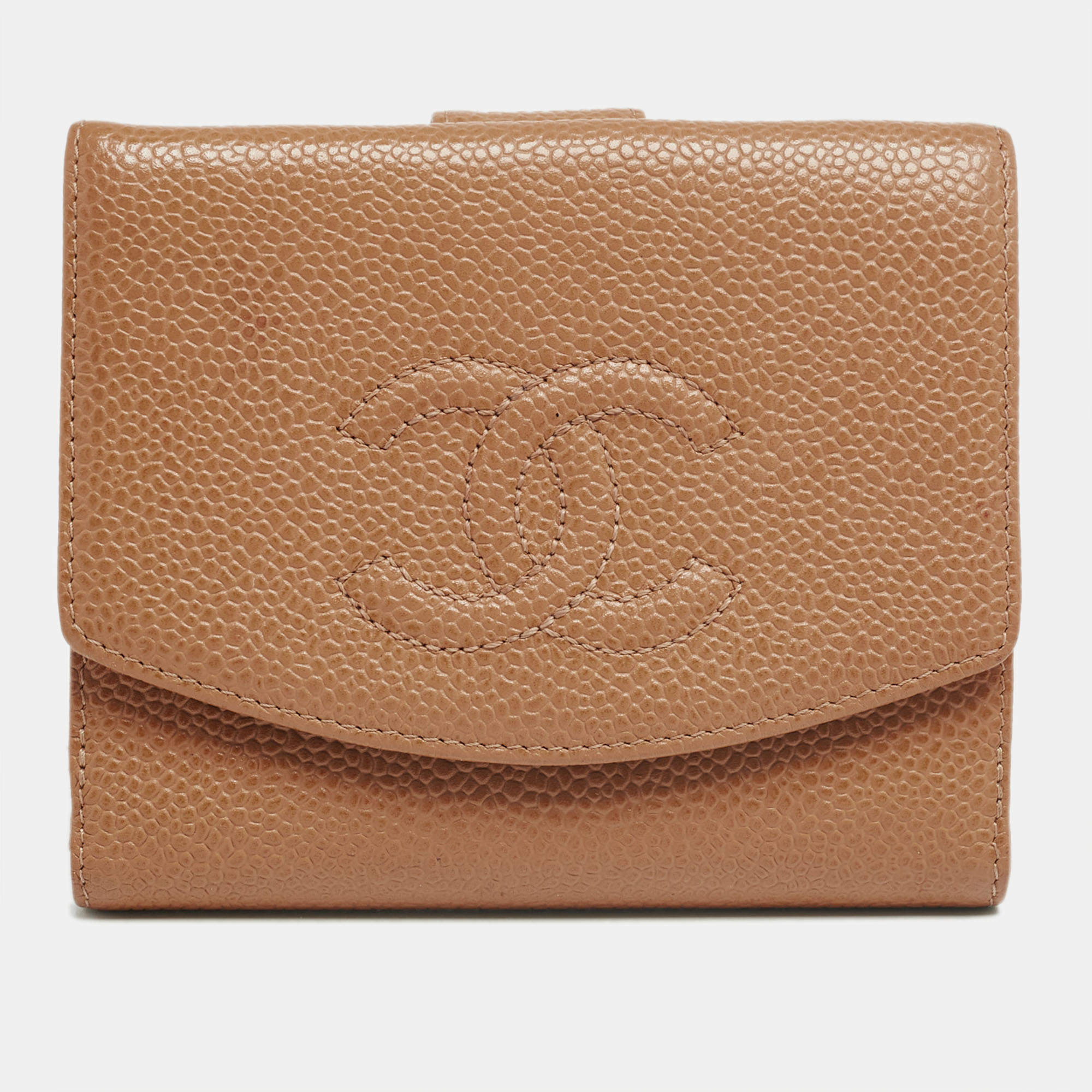 مملوكة مسبقًا محفظة شانيل "فرينش" قلاب مزين سي سي جلد كافيار ميتاليك