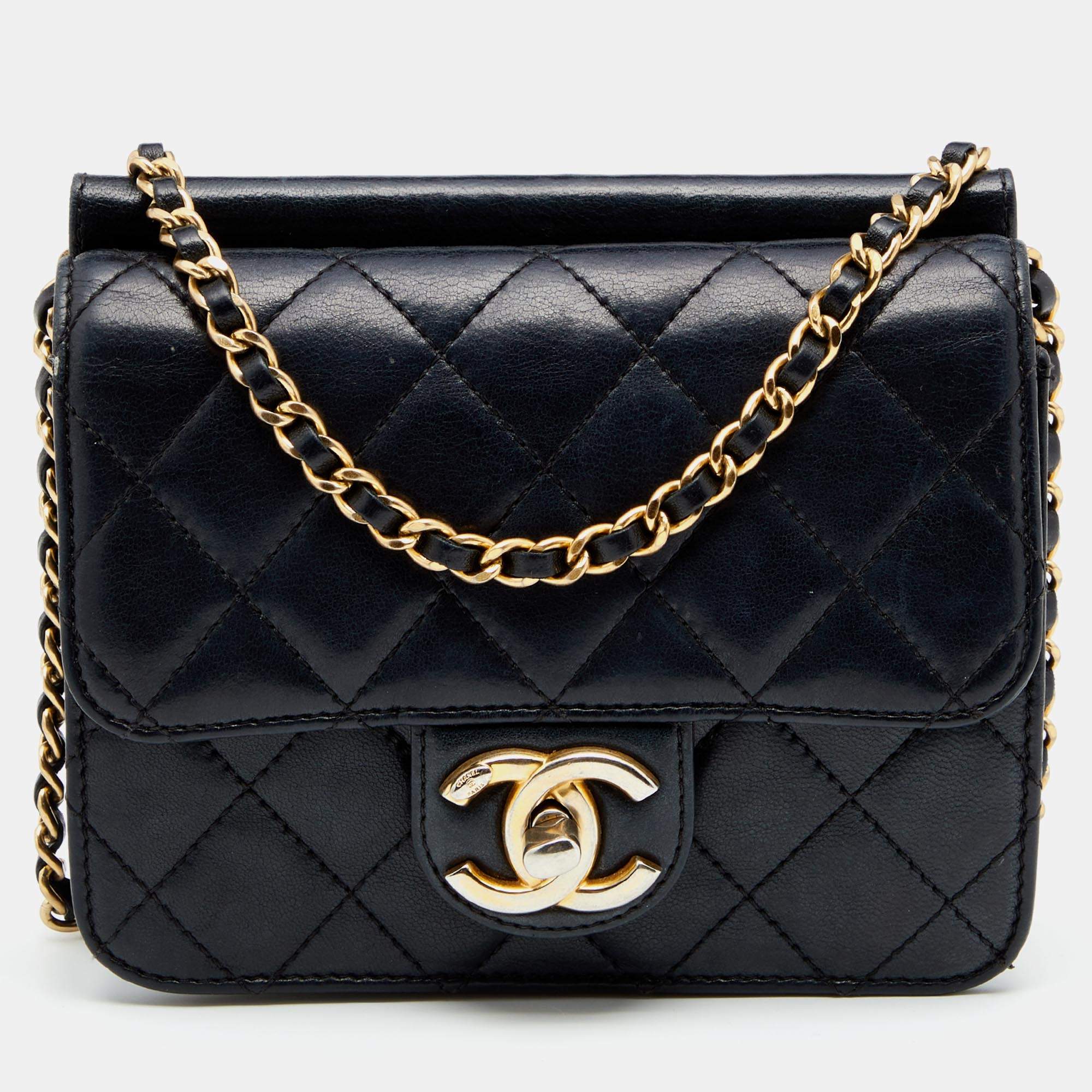 مملوكة مسبقًا حقيبة شانيل فينتدج جلد سوداء مبطنة مربعة بقلاب صغيرة