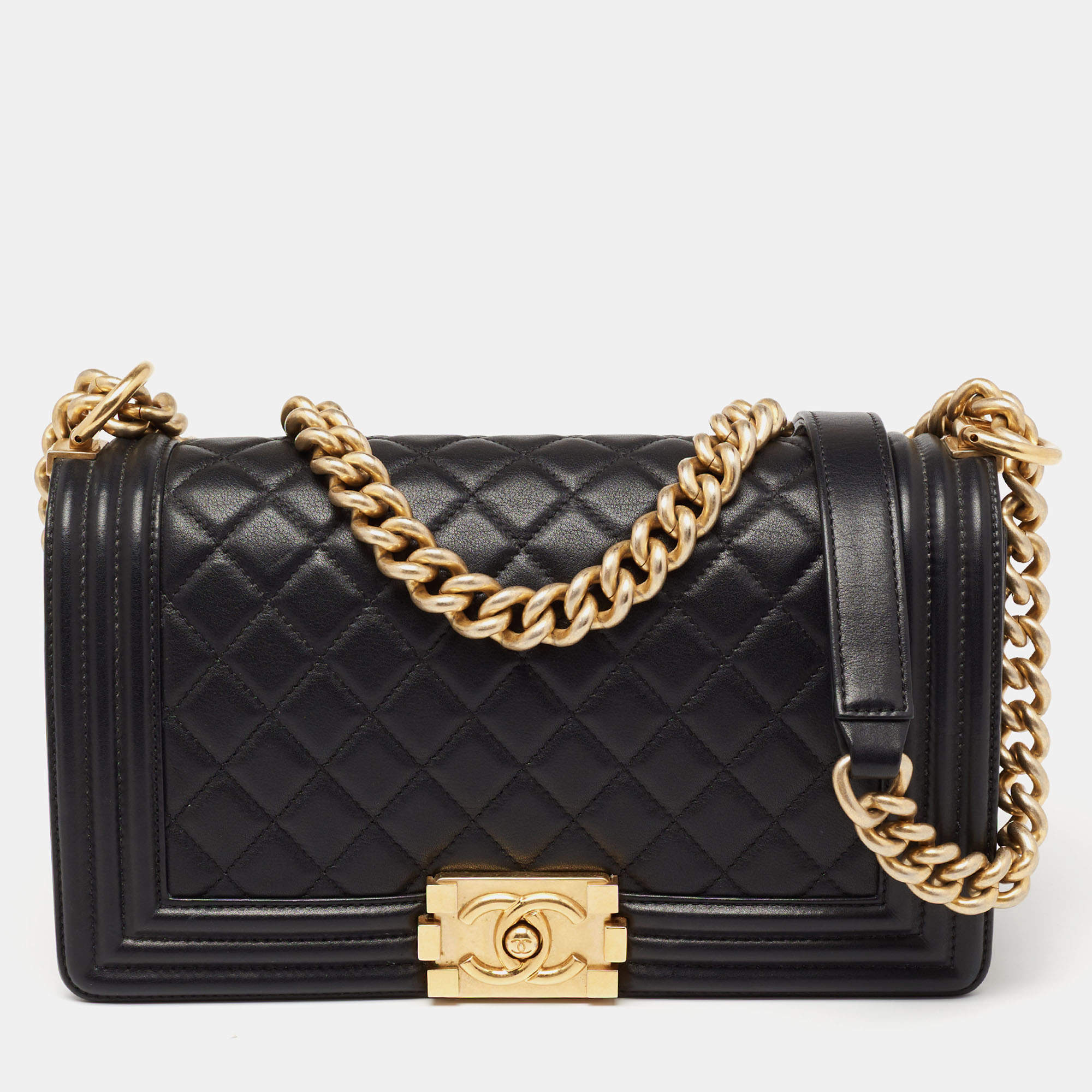 Pre Owned حقيبة شانيل بوي جلد مبطن أسود بقلاب متوسطة 