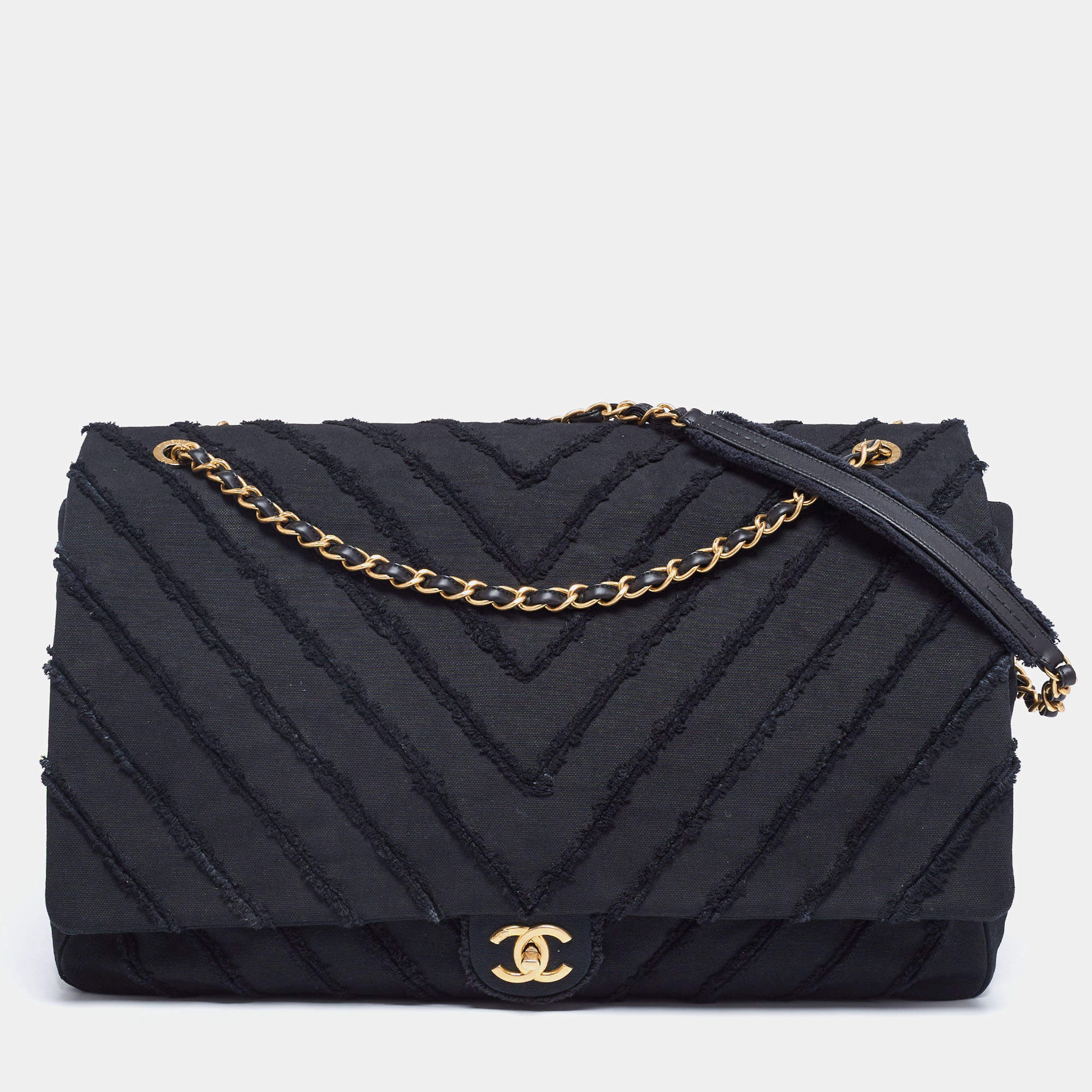 مملوكة مسبقًا Chanel Black Chevron Canvas XXL Patchwork Flap Bag