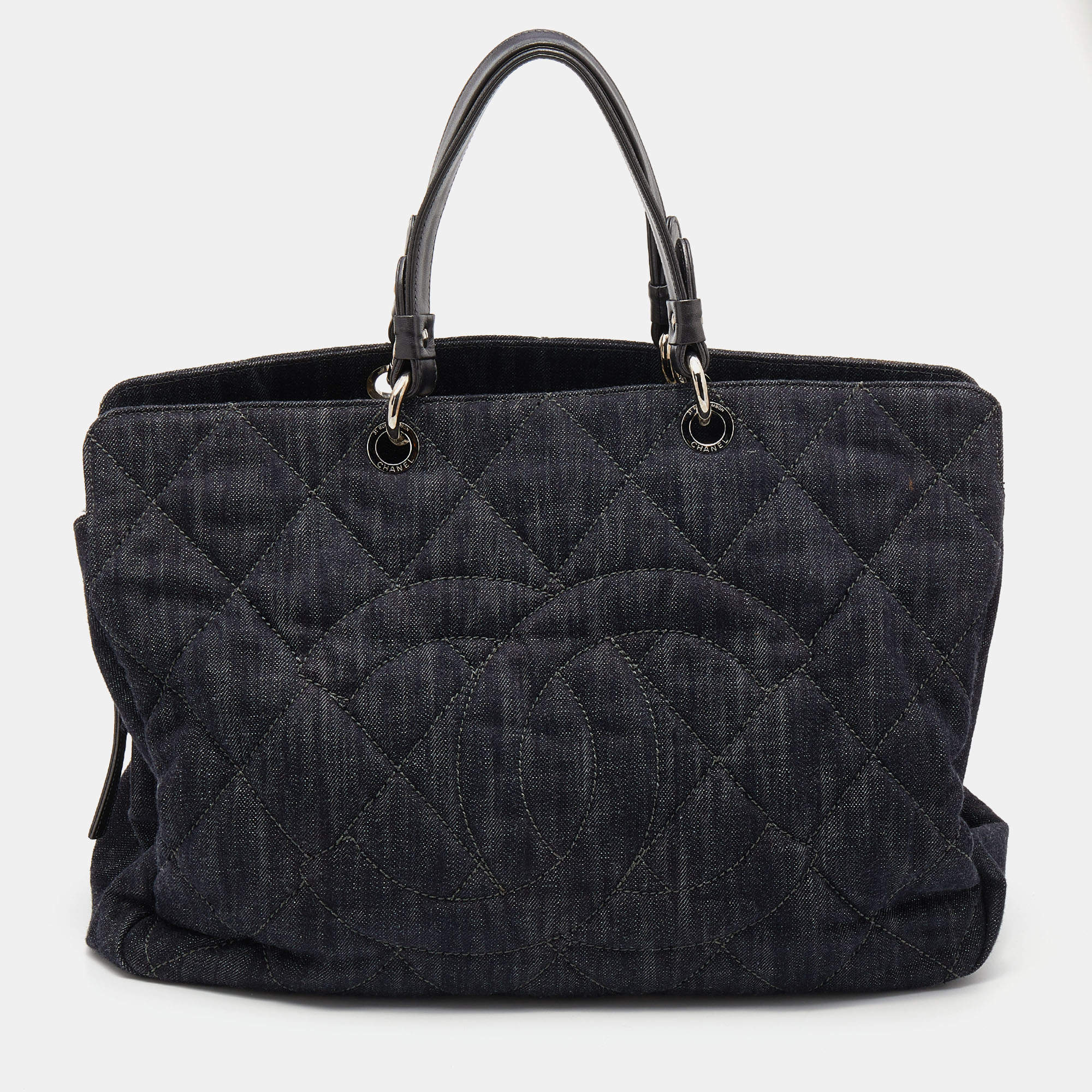 Pre Owned Chanel Navy Blue/Grey Quilted Denim and Leather CC Timeless Tote