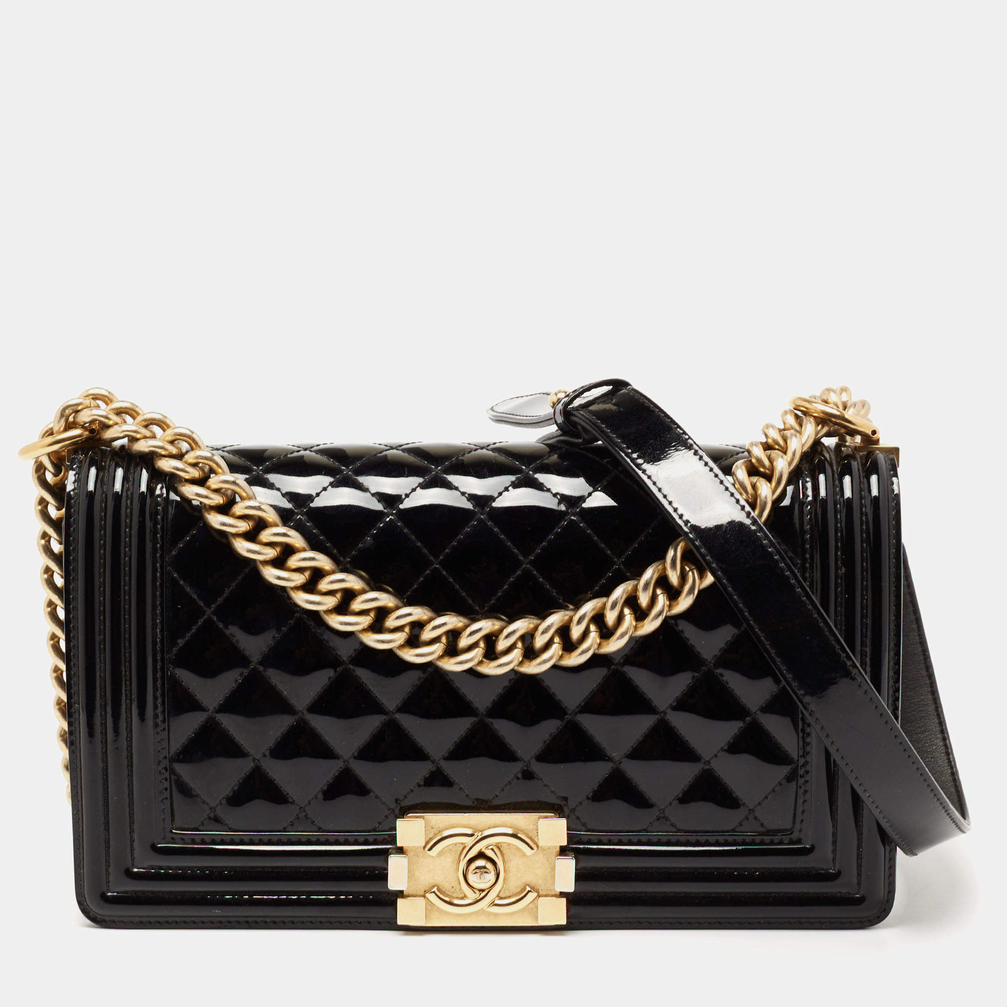 مملوكة مسبقًا Chanel Black Quilted Patent Leather Medium Boy Flap Bag
