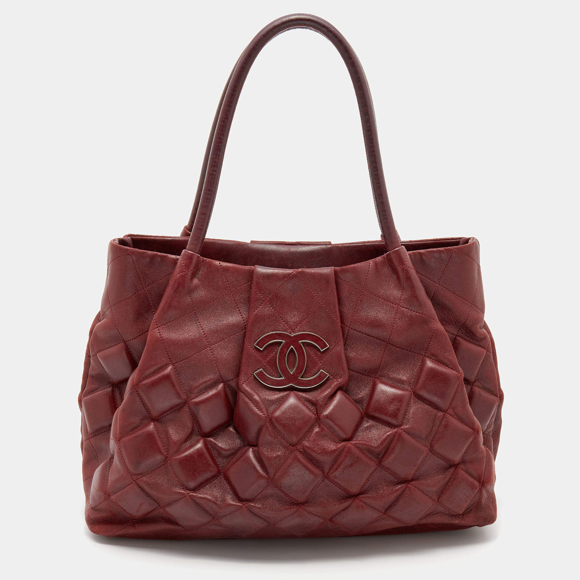 مملوكة مسبقًا Chanel Burgundy Quilted Leather Sloane Square Tote
