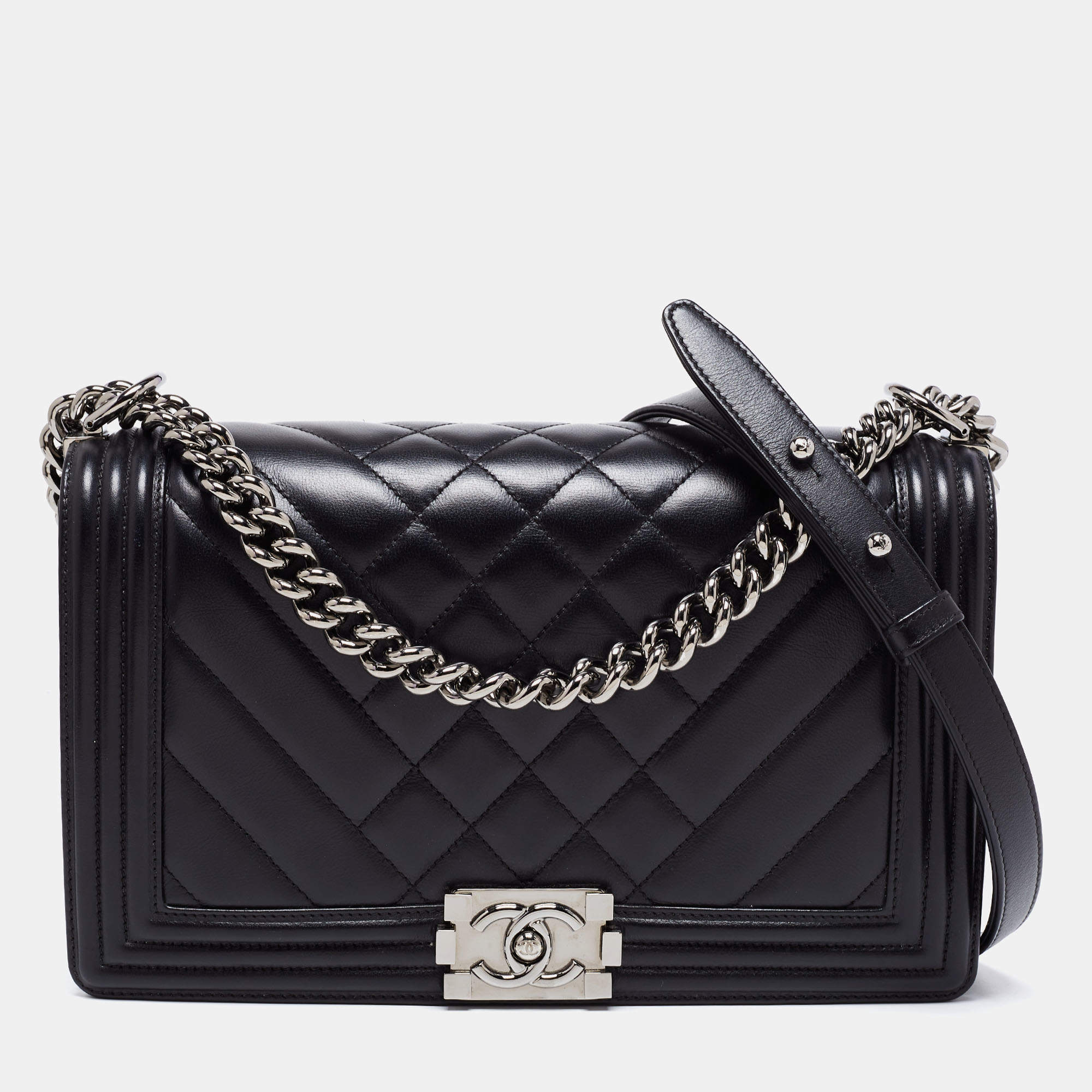 Chanel Black Chevron Quilted Leather New Medium Boy Flap Bag Chanel ...