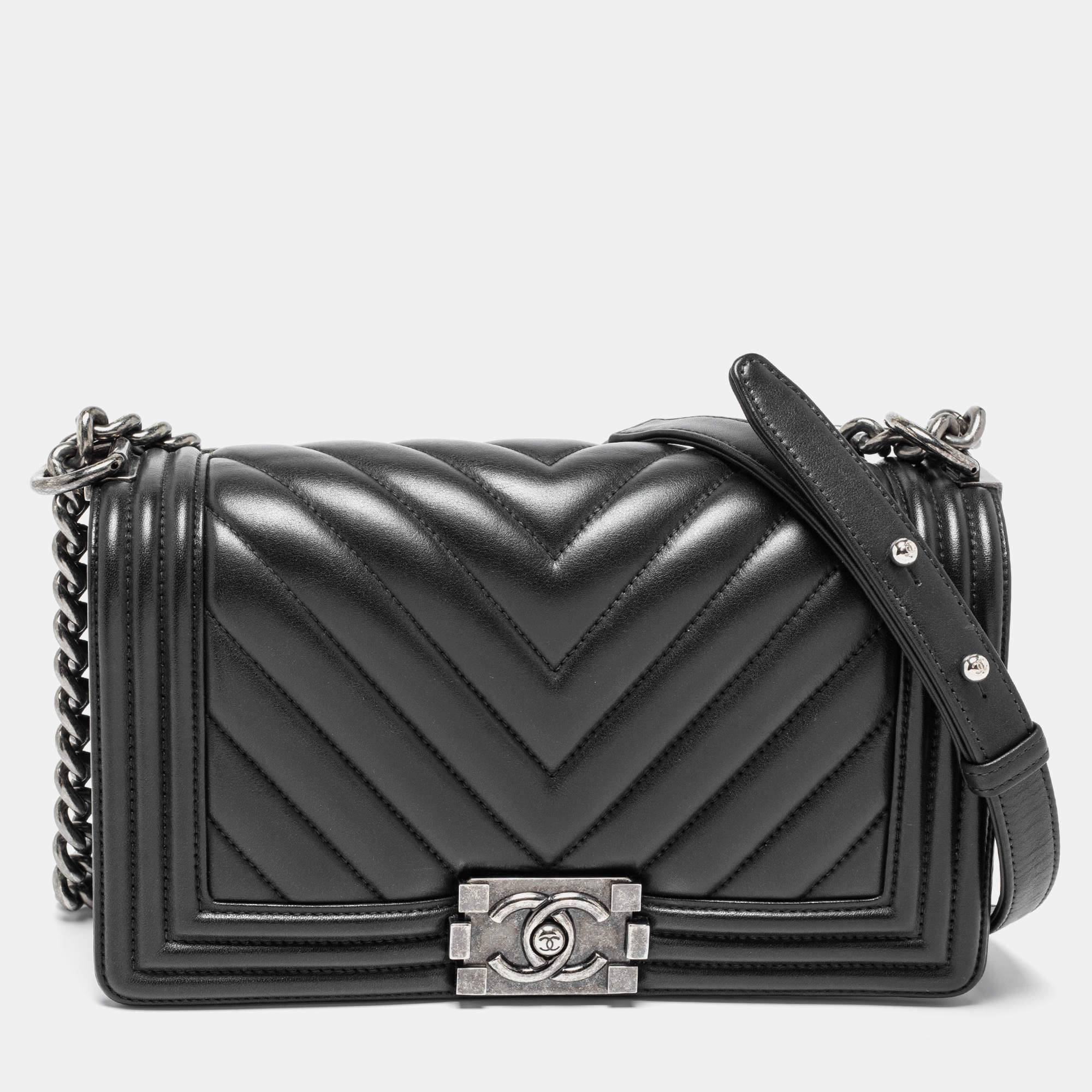 Chanel Black Chevron Leather Medium Boy Flap Bag Chanel