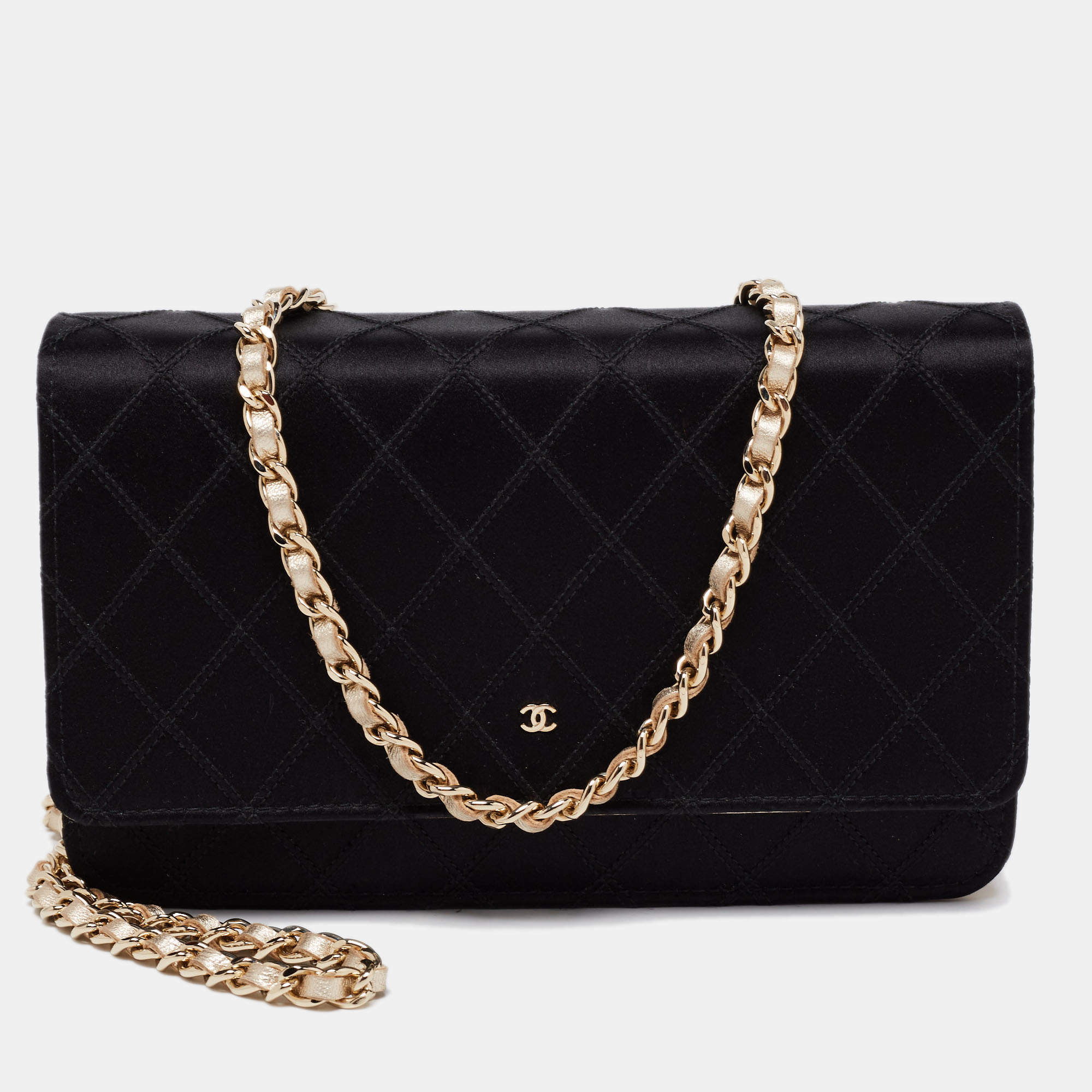 Pre Owned محفظة بسلسلة شانيل كلاسيك جلد وساتان مبطن ذهبي/أسود بقلاب