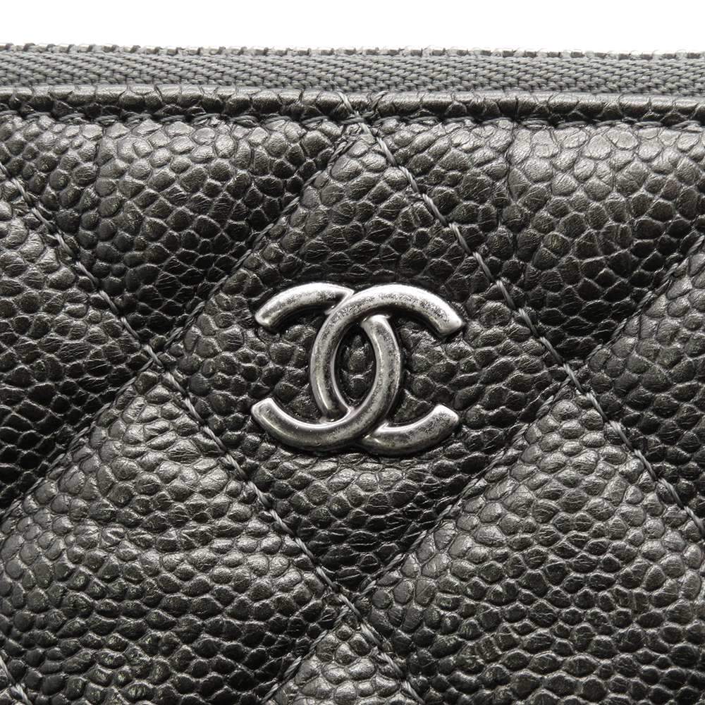 ViaAnabel - This chic and durable Chanel Black Caviar Leather