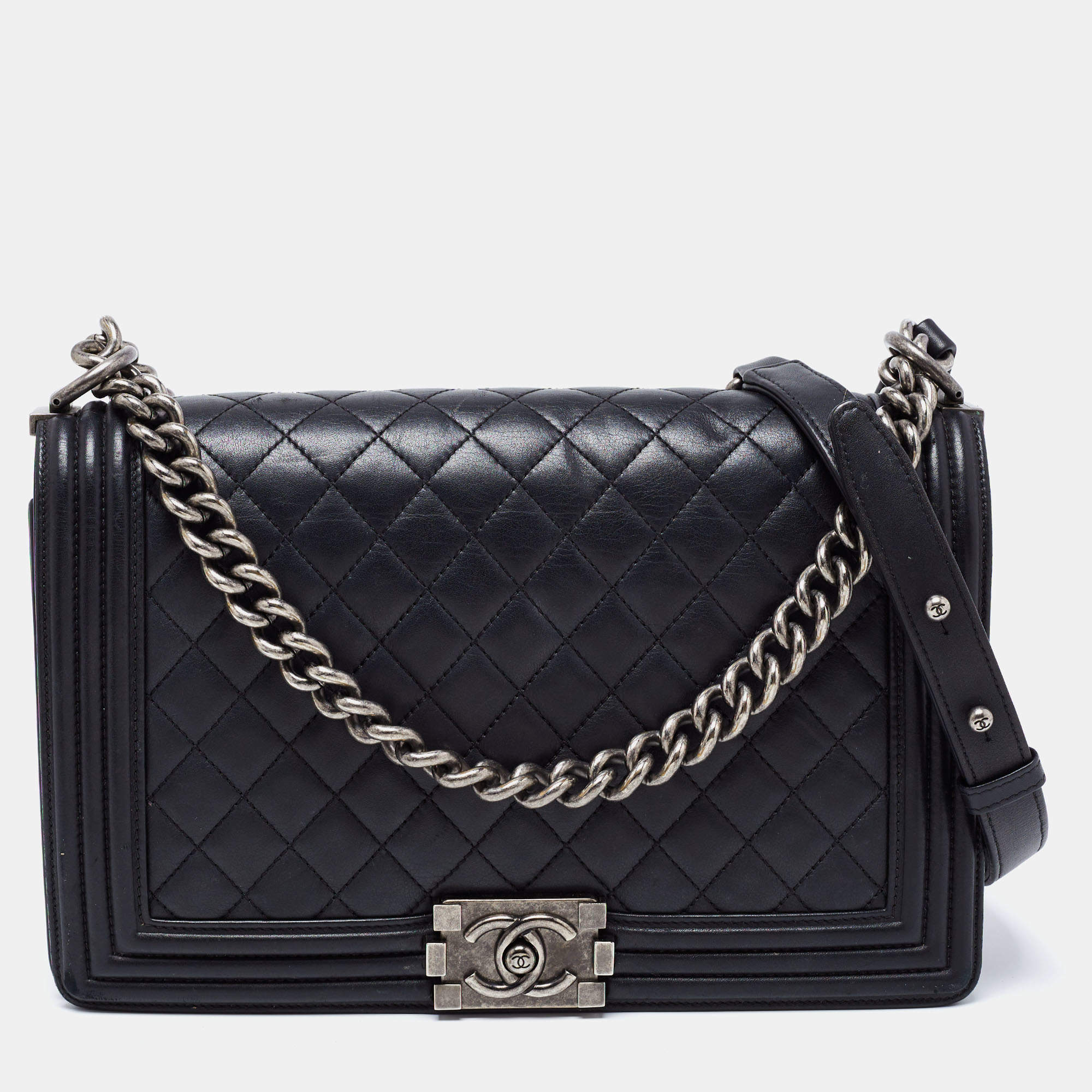 Pre Owned Chanel Black Quilted Leather New Medium Boy Flap Bag
