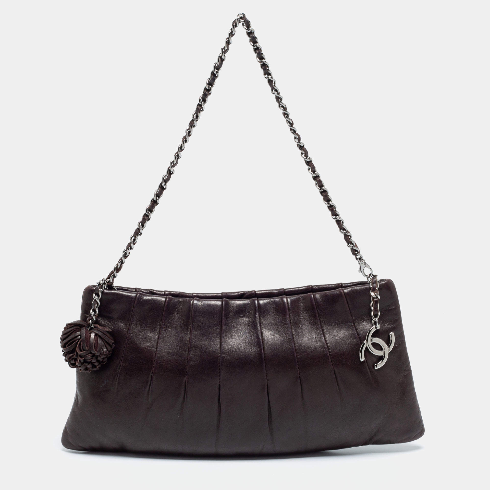 Pre Owned حقيبة كلتش شانيل جلد طيات بنية بسلسلة