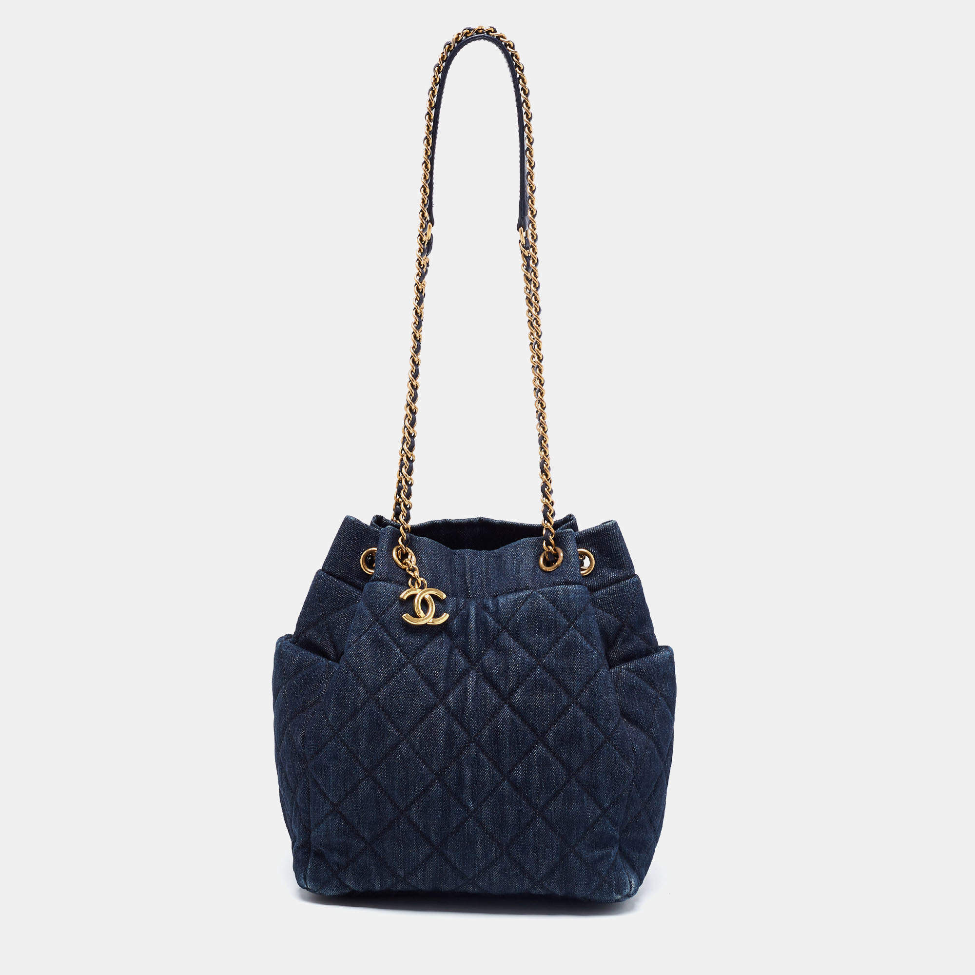 Pre Owned Chanel Blue Quilted CC Denim Drawstring Bucket Bag