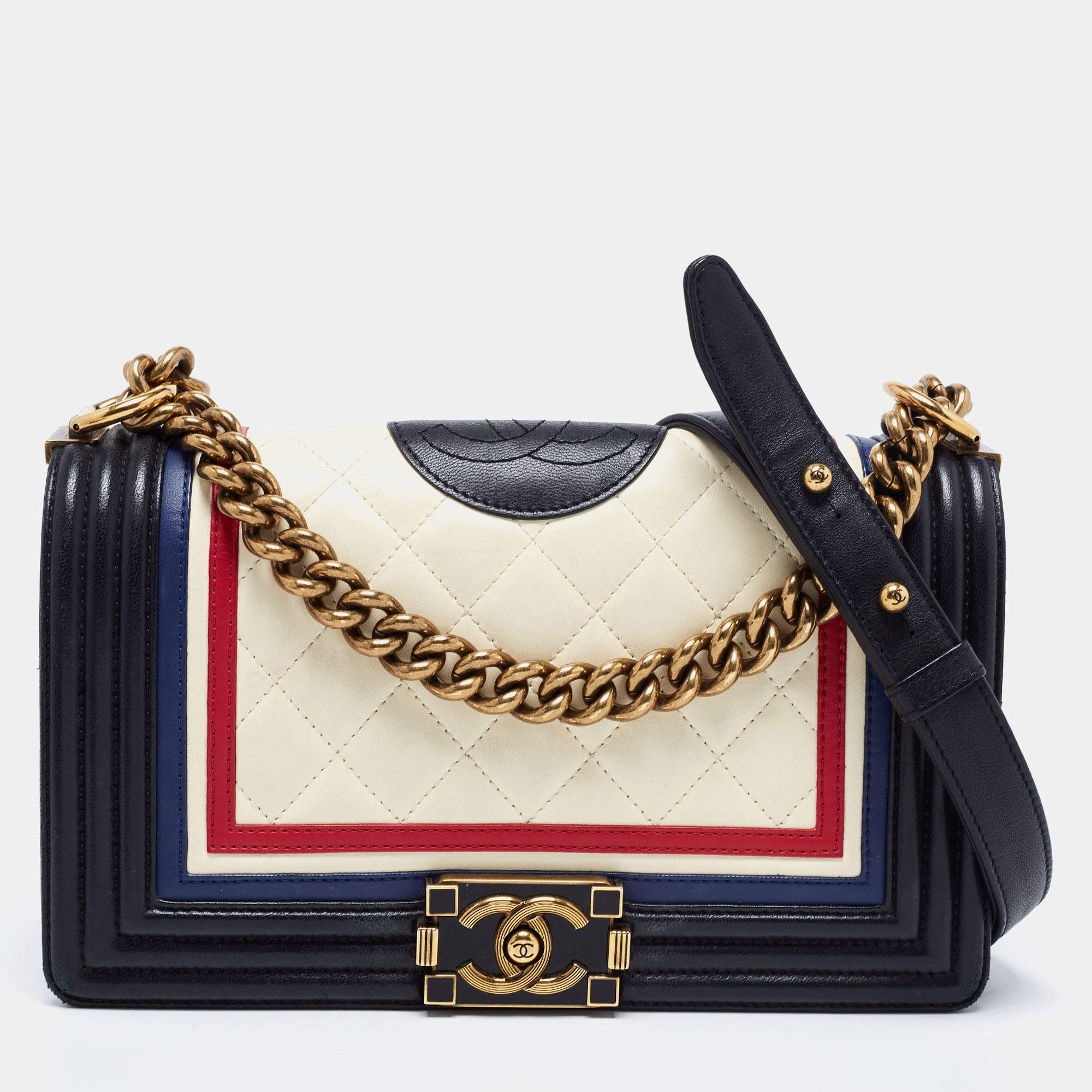 مملوكة مسبقًا Chanel Multicolor Quilted Leather Medium Boy Flap Bag