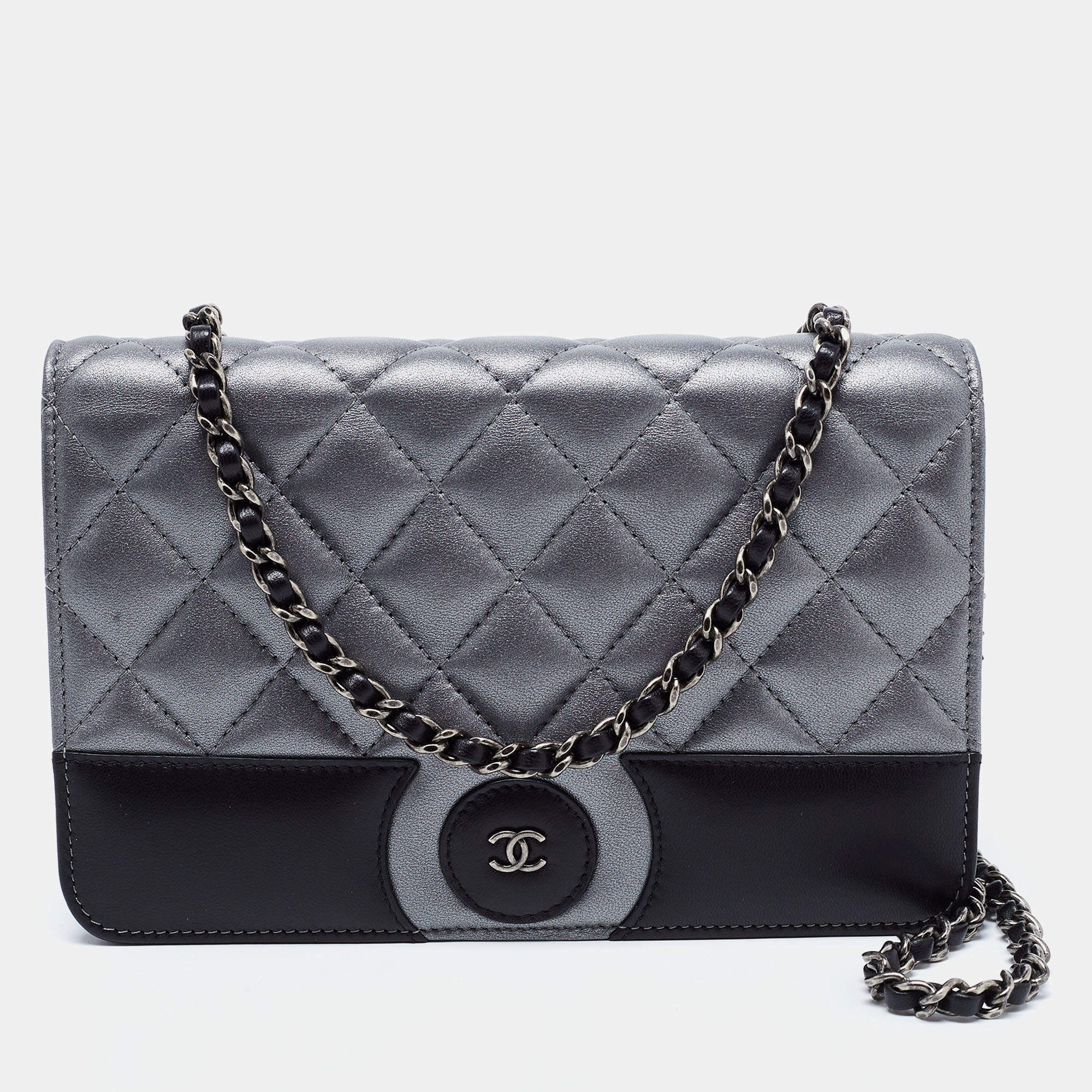 Pre Owned Chanel Grey/Black Quilted Leather CC Wallet on Chain