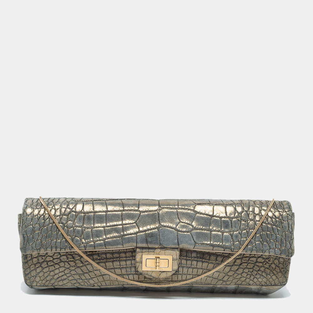 Pre Owned Chanel Metallic Green Croc Embossed Leather Reissue 2.55 East West Chain Clutch