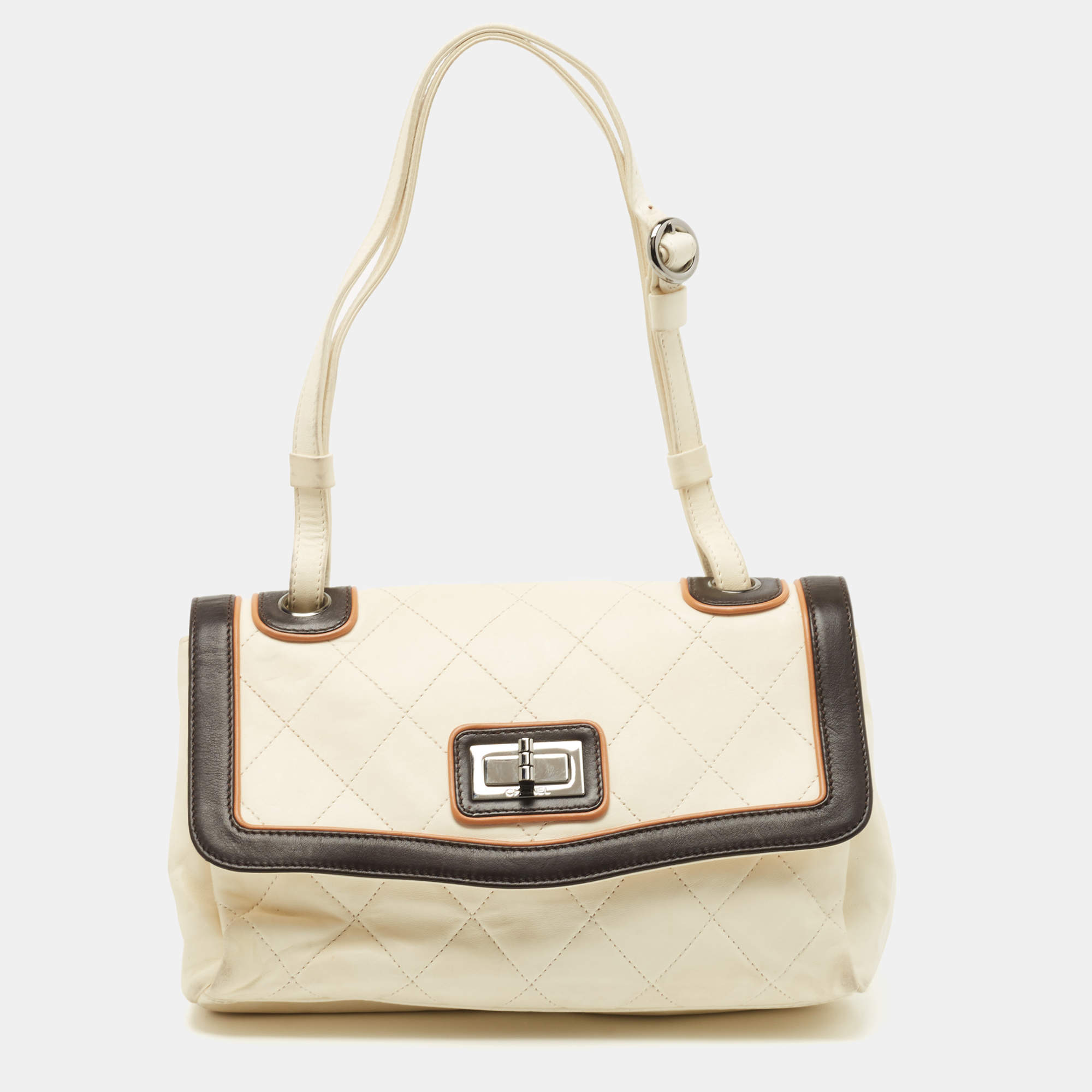Pre Owned Chanel Cream/Brown Quilted Leather Country Club Flap Bag