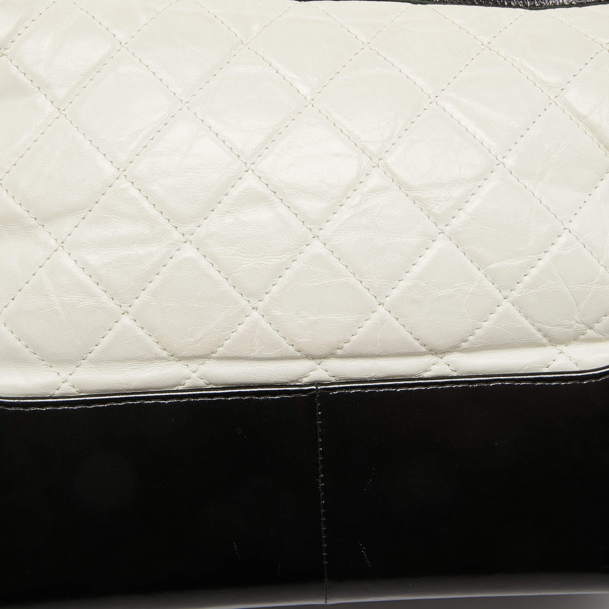 Gabrielle leather crossbody bag Chanel White in Leather - 36295806