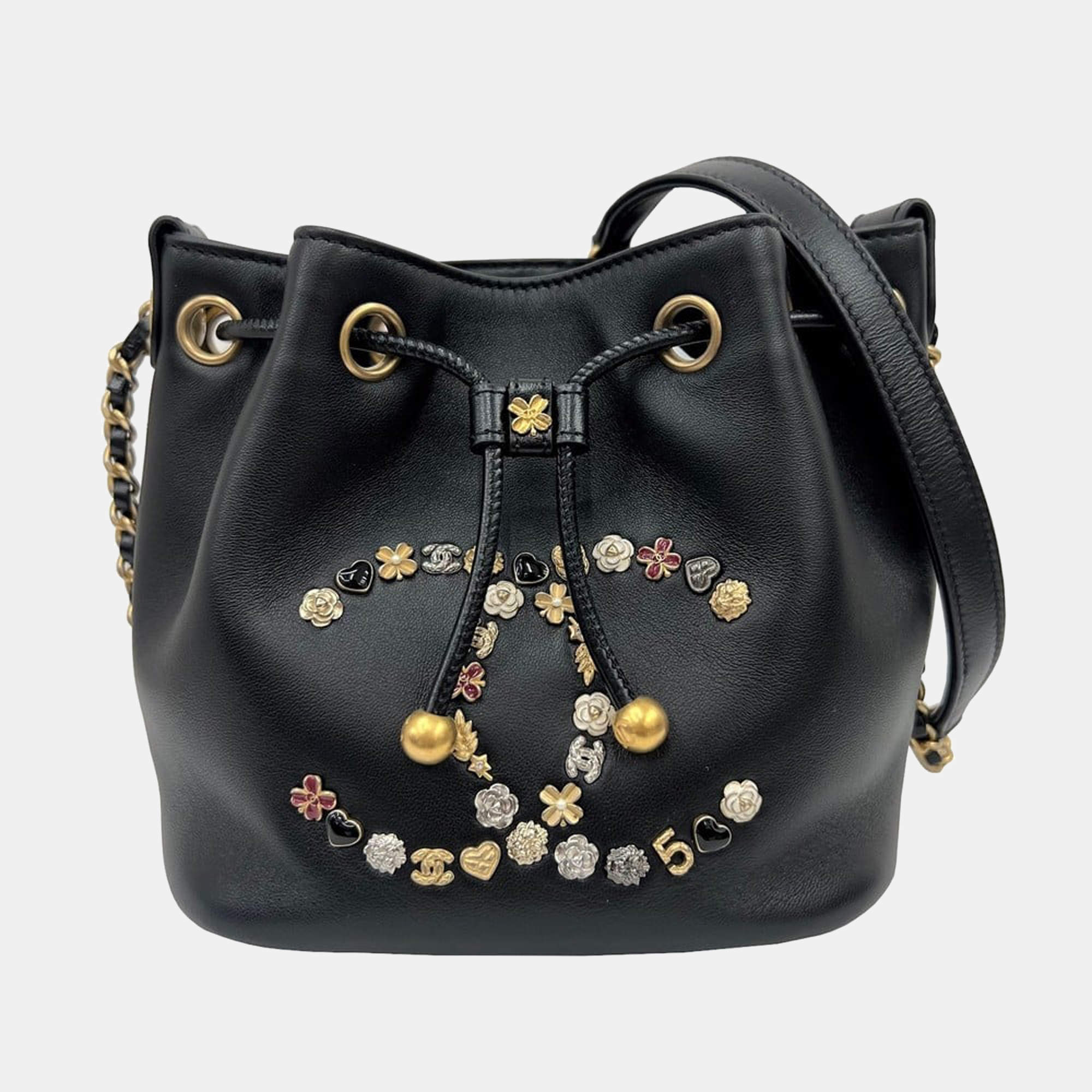 Pre Owned Chanel Black Lambskin Quilted Leather Lucky Charms CC Drawstring Shoulder Bag 
