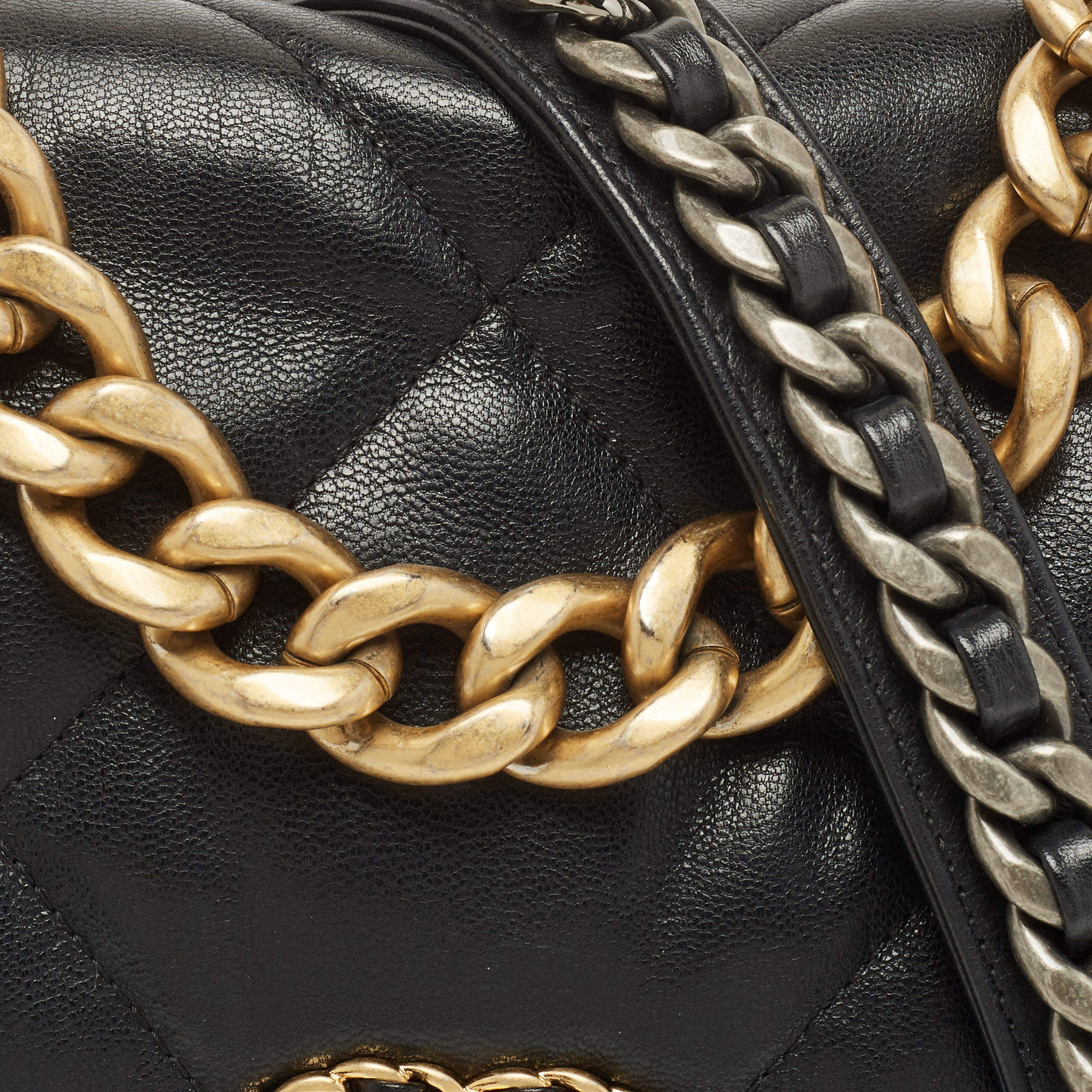 chanel bag with thick chain