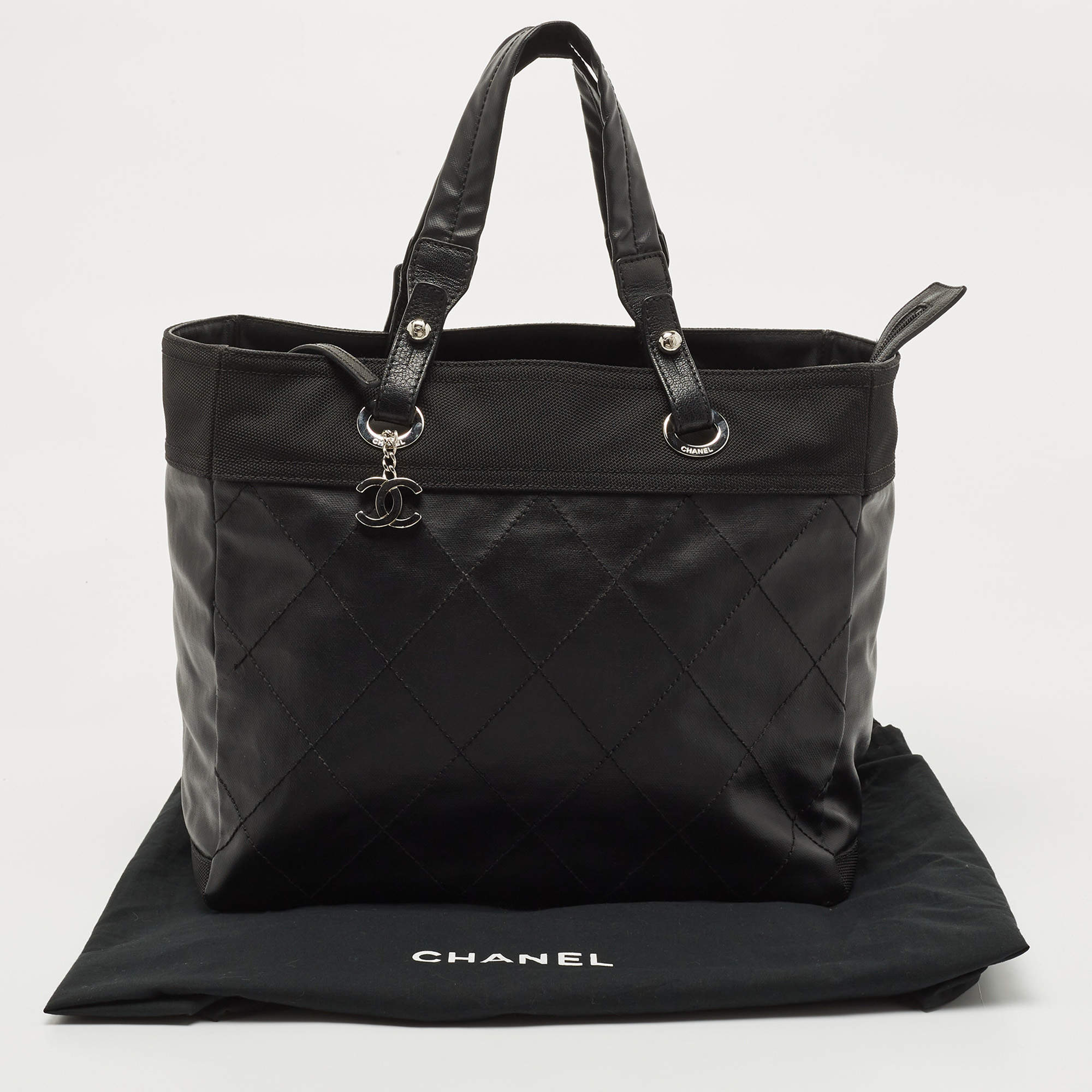 CHANEL PARIS BIARRITZ outlet PM SHOPPER HANDTASCHE IN SCHWARZ