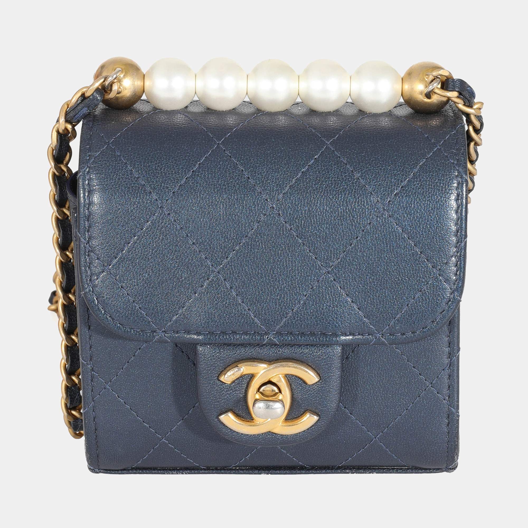 mor chance Fyrretræ Chanel Navy Goatskin Chic Pearls Mini Flap Bag Chanel | TLC