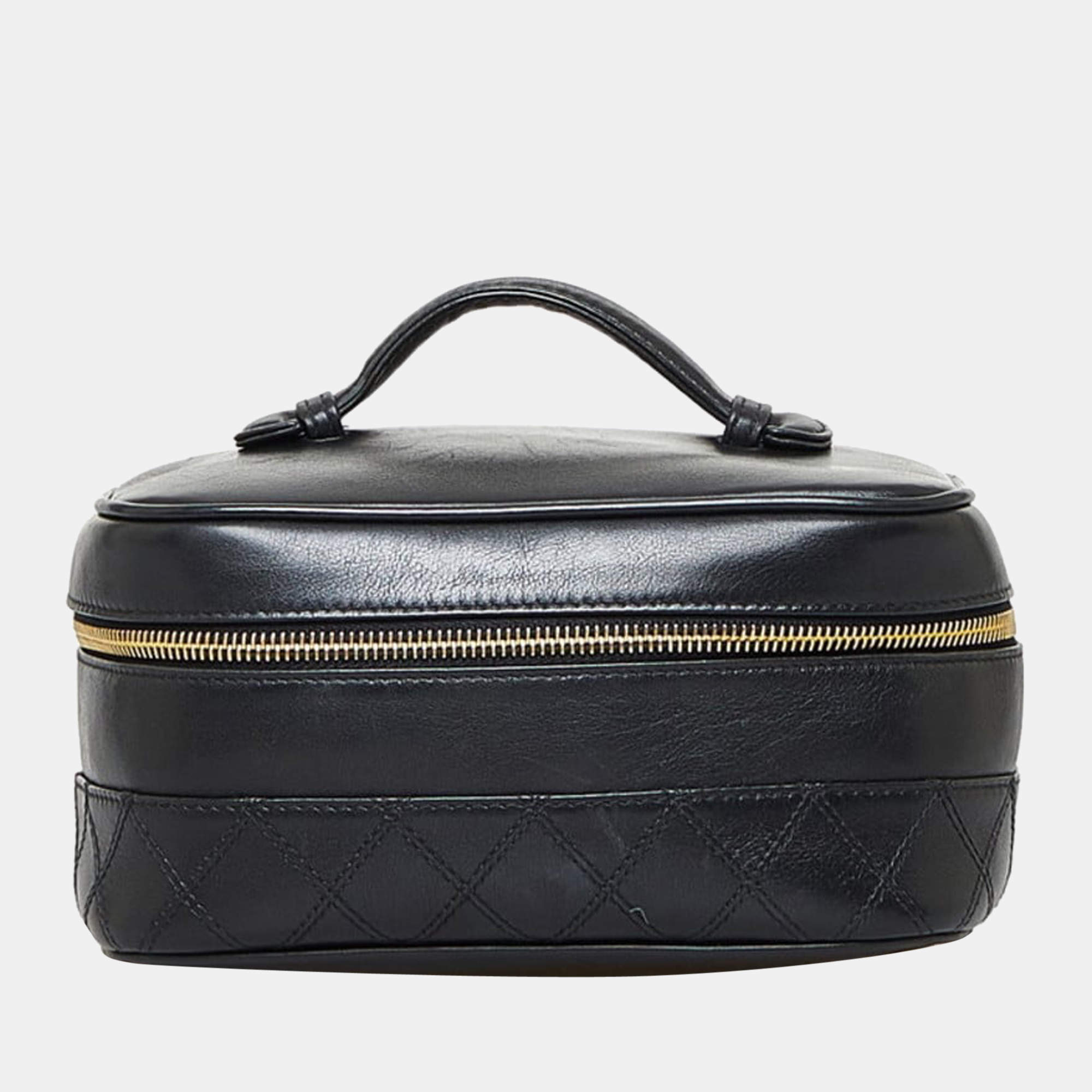Pre Owned Chanel Black Leather CC Vanity Case Clutch Bag