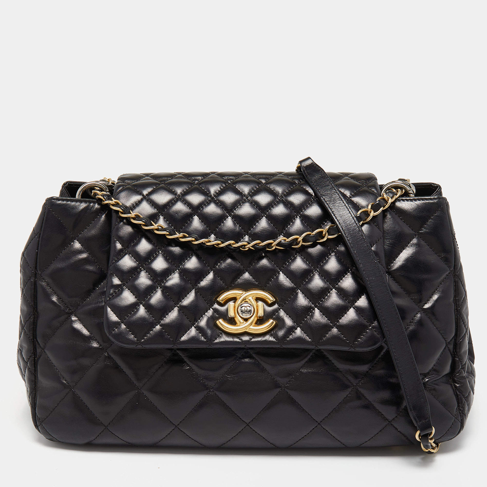 Pre Owned Chanel Black Quilted Leather Daily Walk Flap Bag