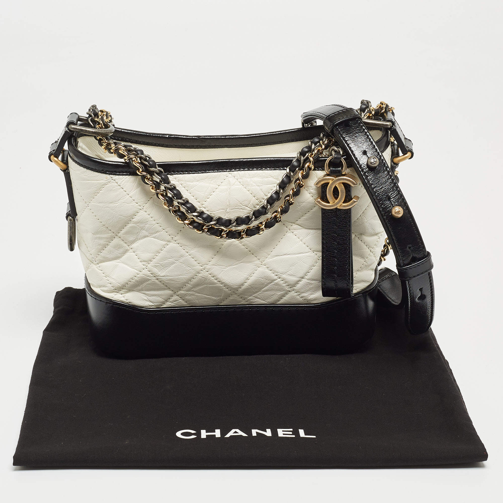 CHANEL bag 'Gabrielle Hobo' in aged black quilted leather - VALOIS